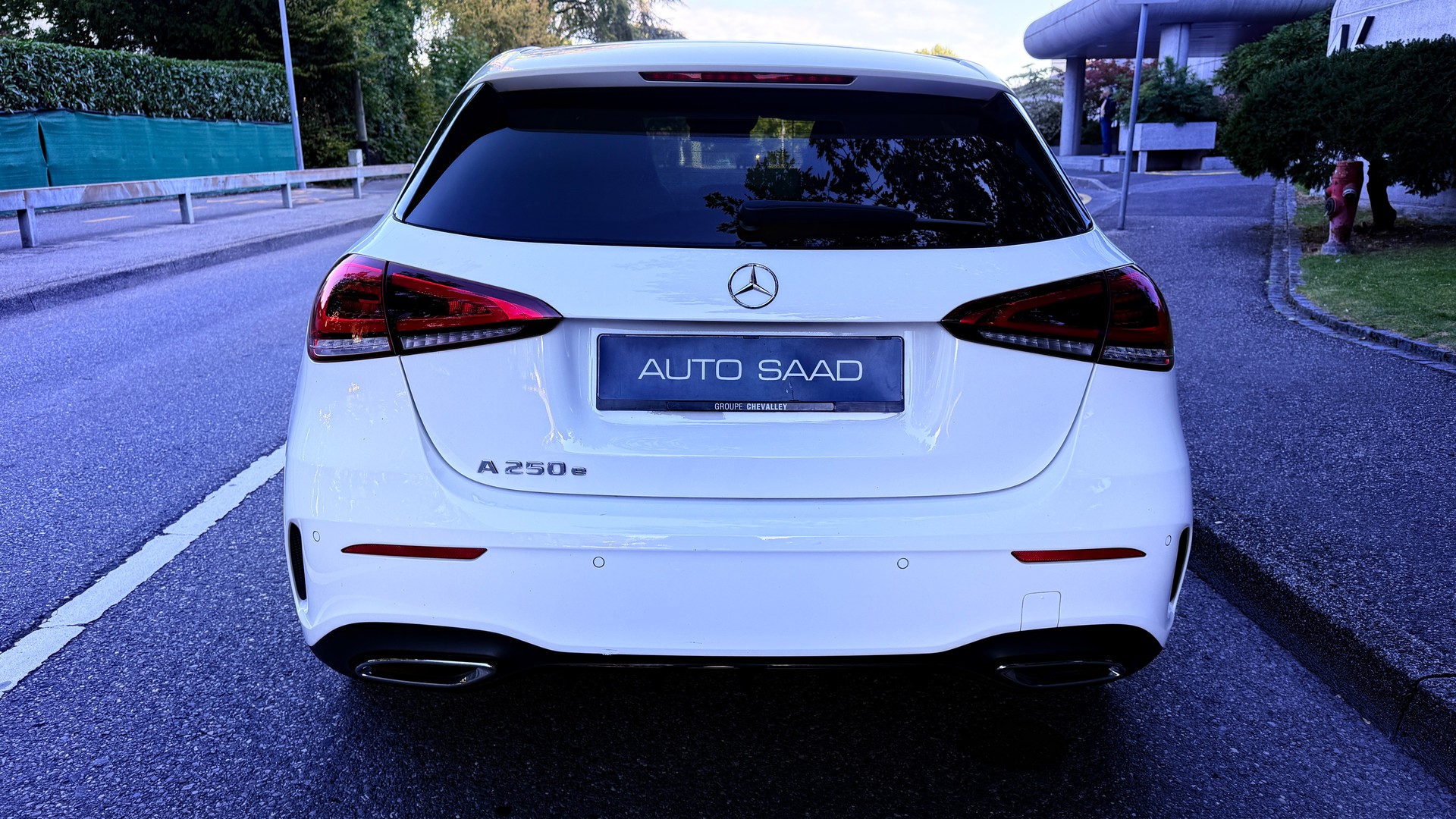 MERCEDES-BENZ A 250e Style 8G-DCT-image-3