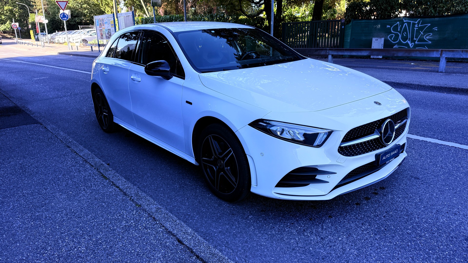 MERCEDES-BENZ A 250e Style 8G-DCT-image-1