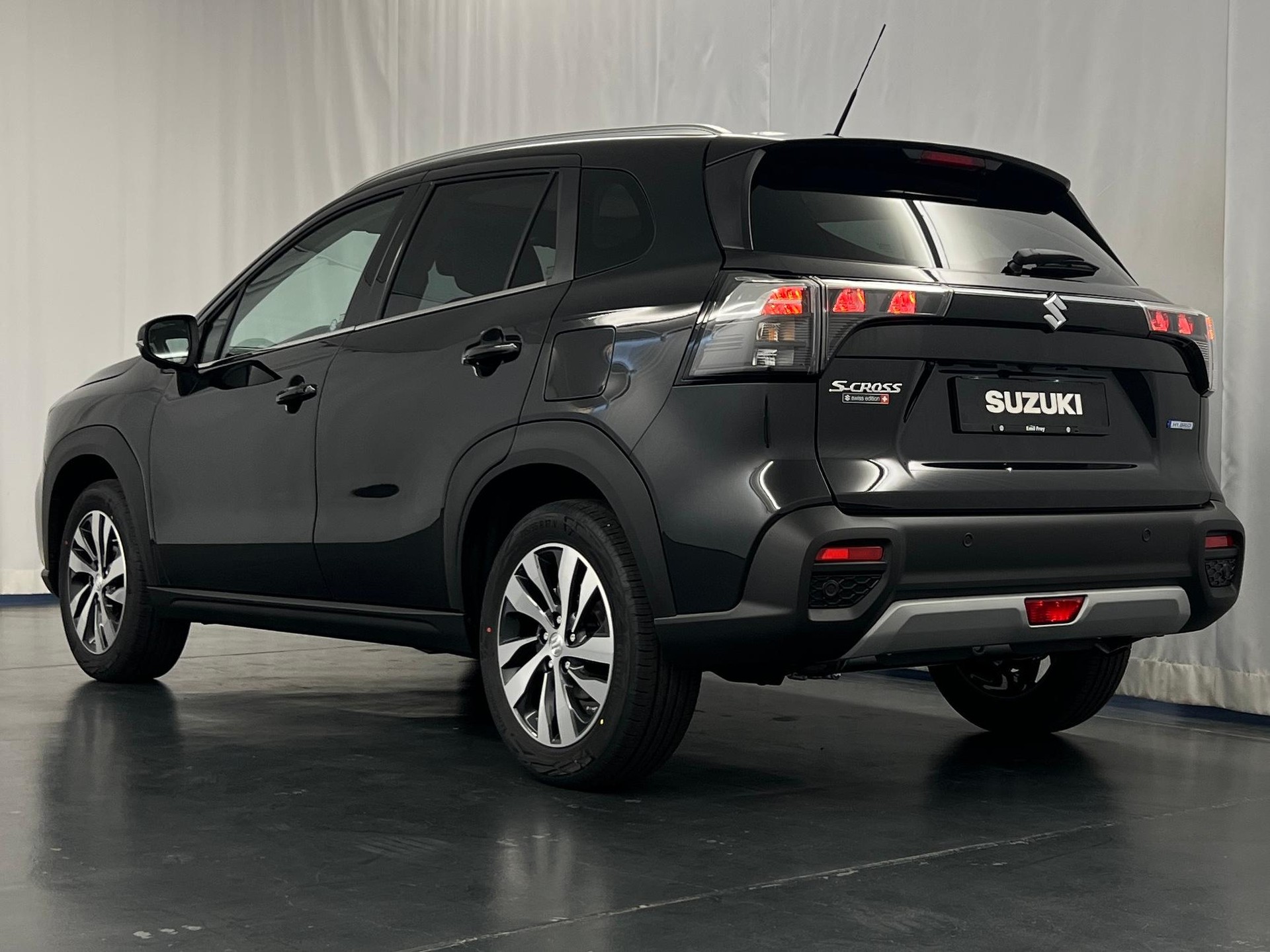 SUZUKI S-Cross 1.4 T Compact Top Hybrid 4x4 Shark Fin-image-20