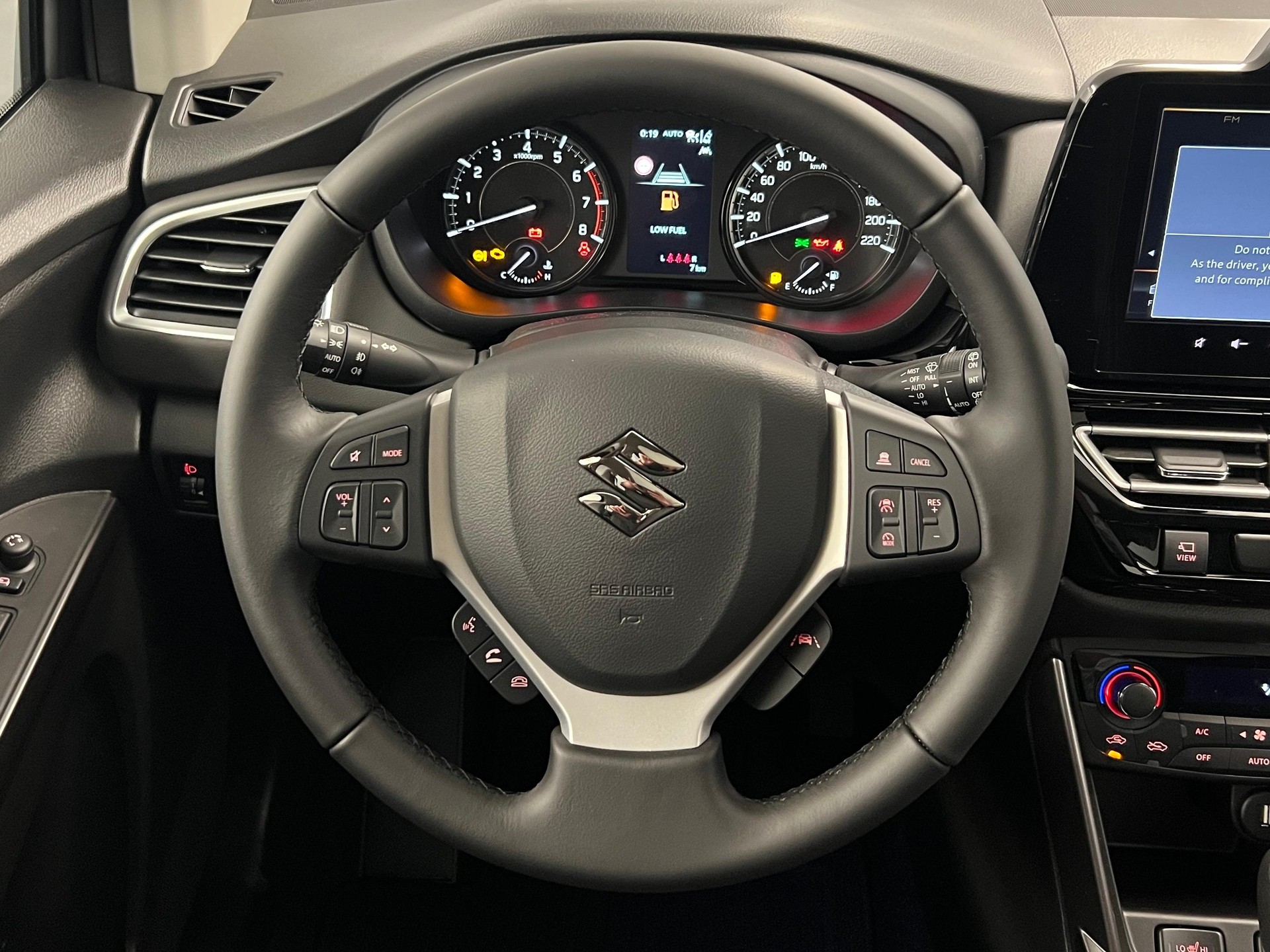 SUZUKI S-Cross 1.4 T Compact Top Hybrid 4x4 Shark Fin-image-18