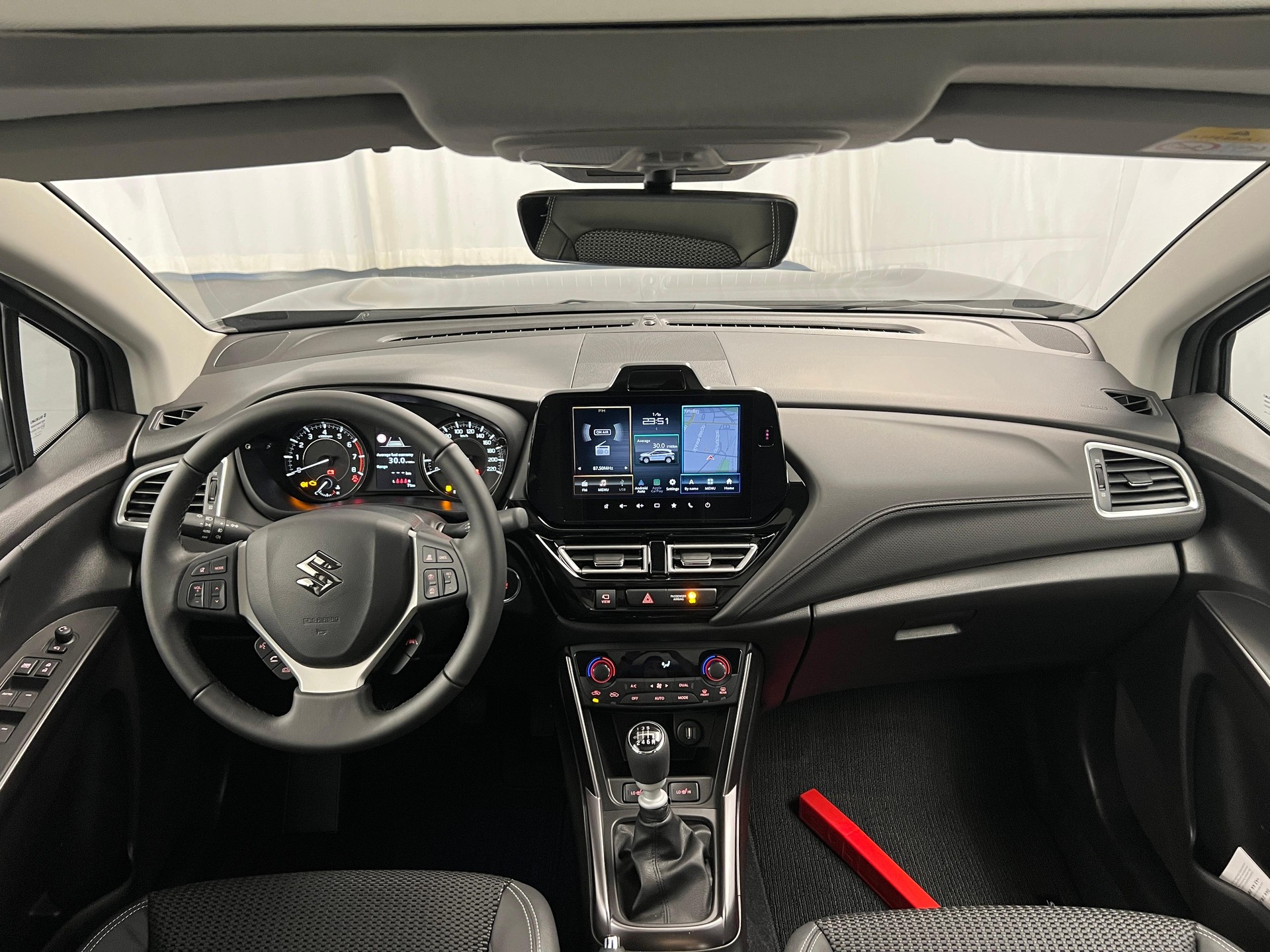 SUZUKI S-Cross 1.4 T Compact Top Hybrid 4x4 Shark Fin-image-21