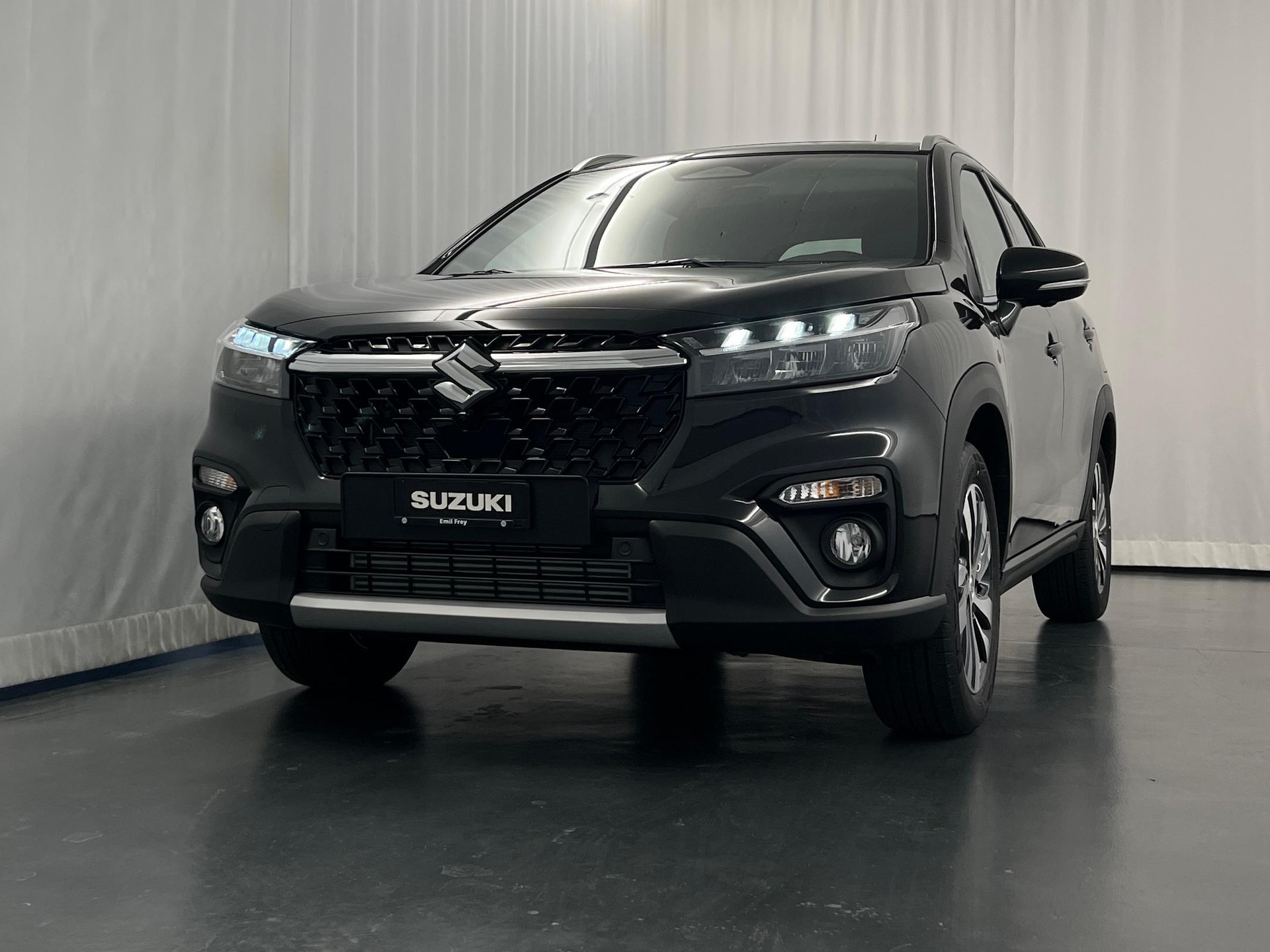 SUZUKI S-Cross 1.4 T Compact Top Hybrid 4x4 Shark Fin-image-0