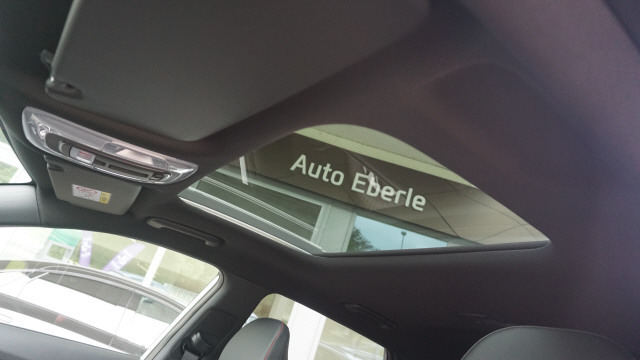 HYUNDAI Kona EV 65.4 kWh N Line-image-14