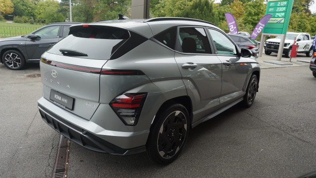 HYUNDAI Kona EV 65.4 kWh N Line-image-4