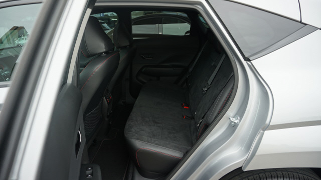 HYUNDAI Kona EV 65.4 kWh N Line-image-8