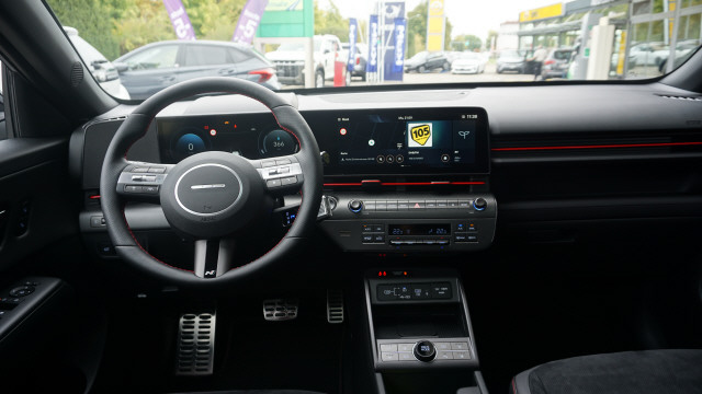 HYUNDAI Kona EV 65.4 kWh N Line-image-13