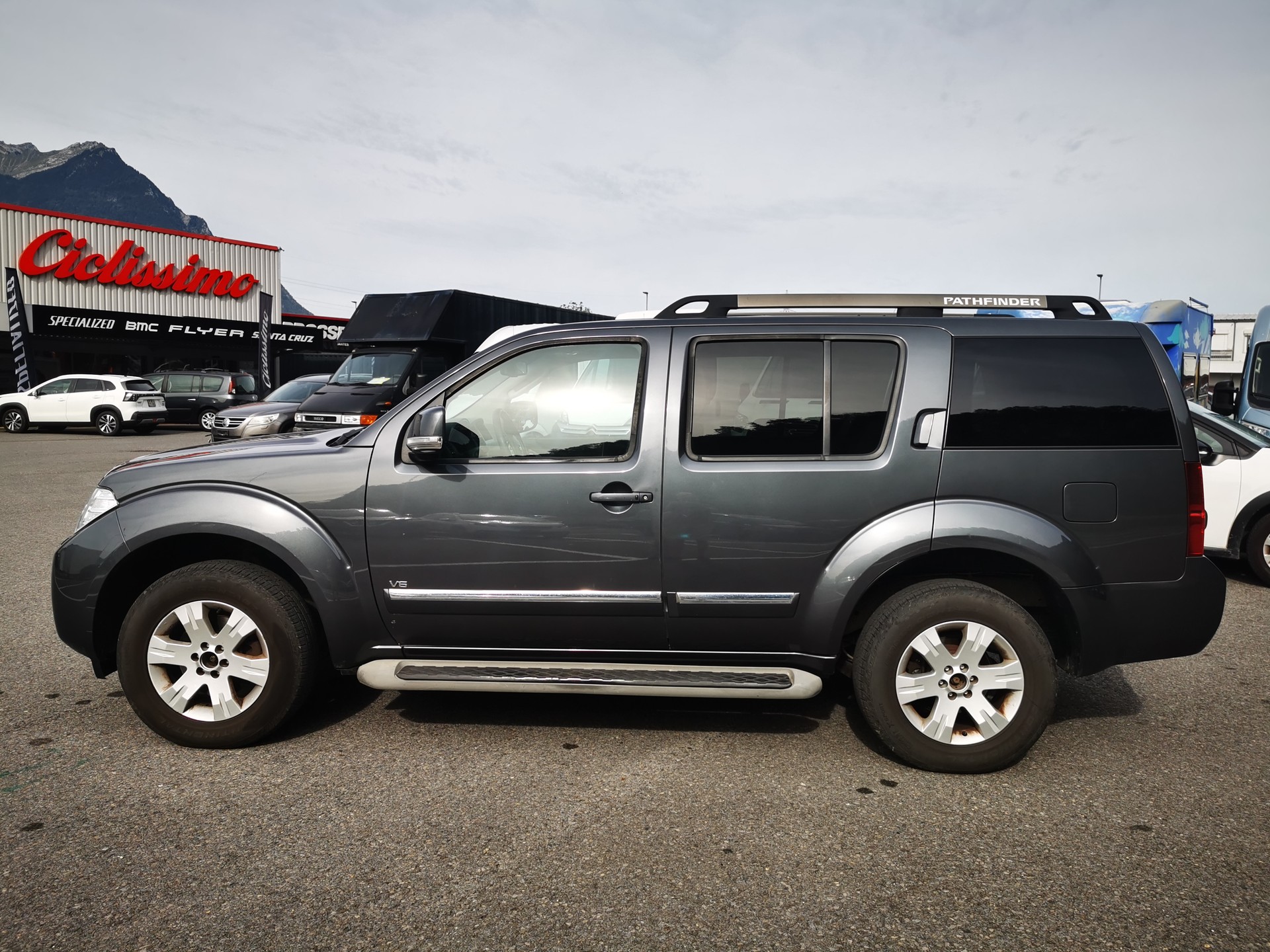 NISSAN Pathfinder 3.0 dCi LE Automatic-image-3