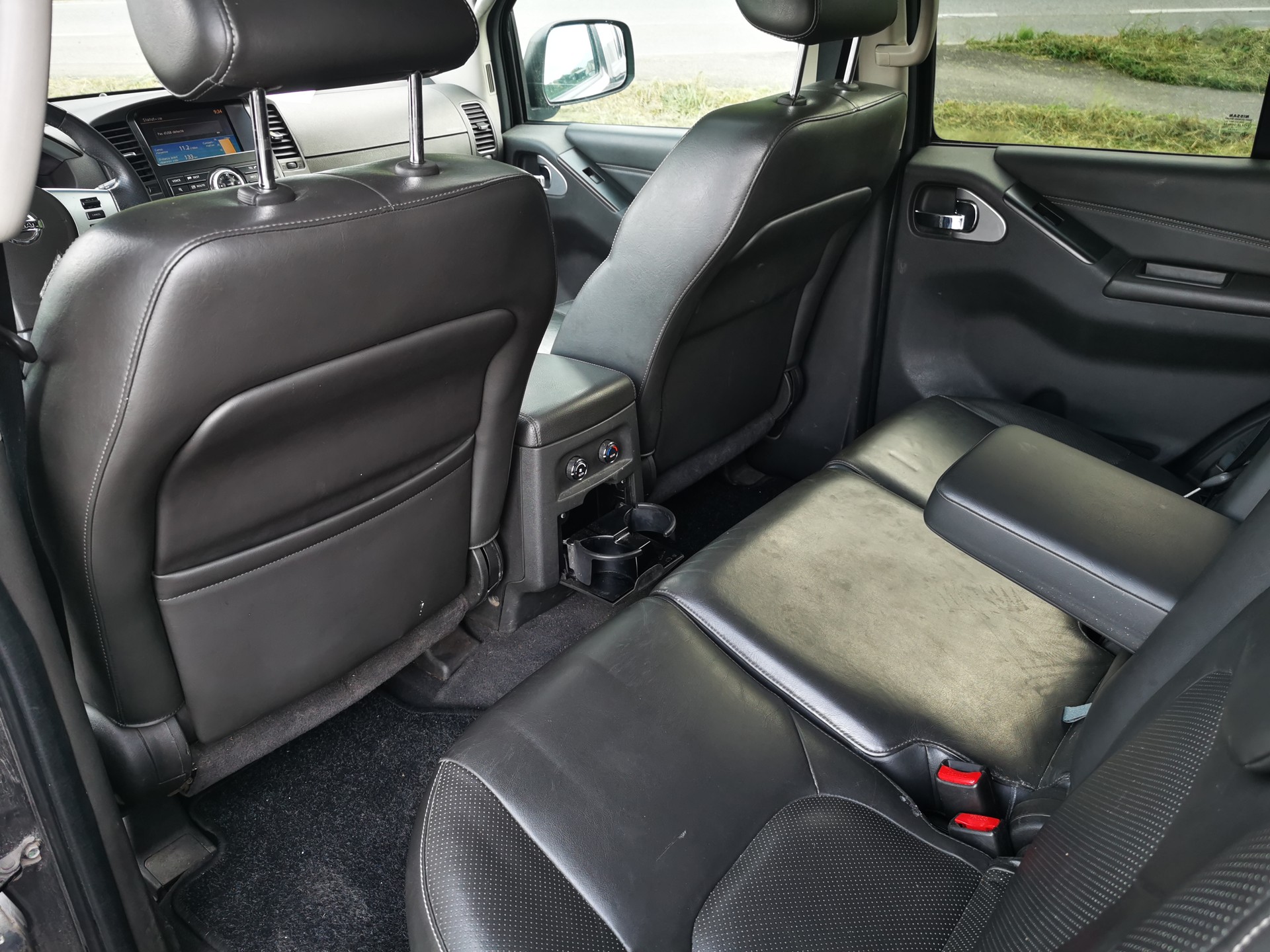 NISSAN Pathfinder 3.0 dCi LE Automatic-image-10