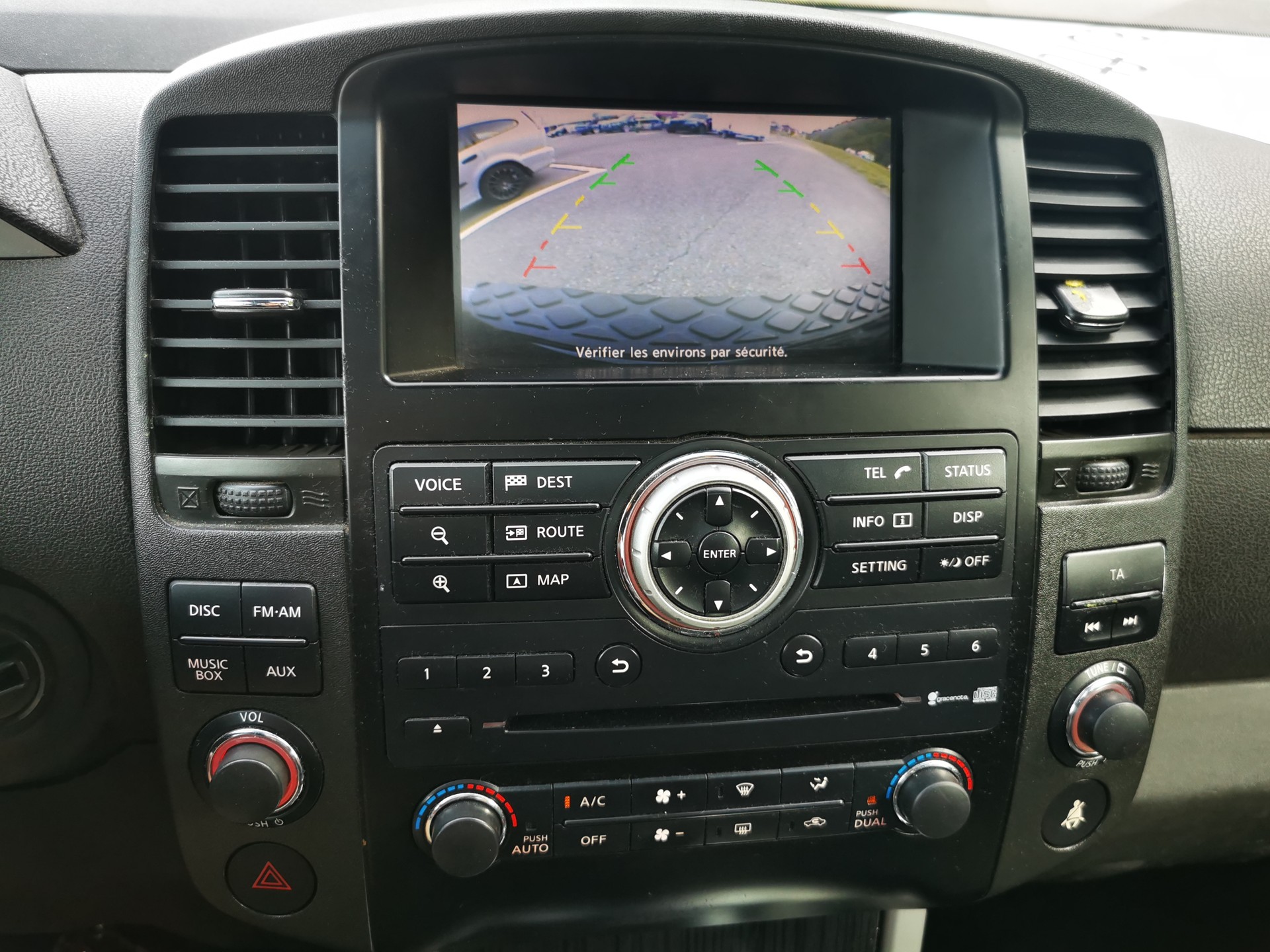 NISSAN Pathfinder 3.0 dCi LE Automatic-image-9