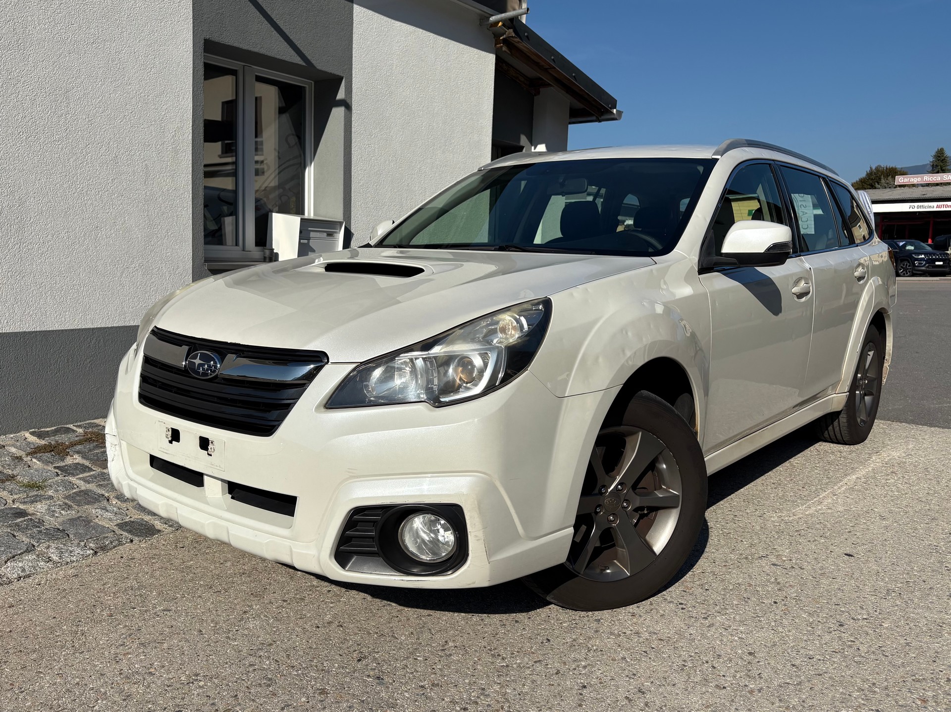 SUBARU Outback 2.0D Swiss Classic AWD Lineartronic-image-1