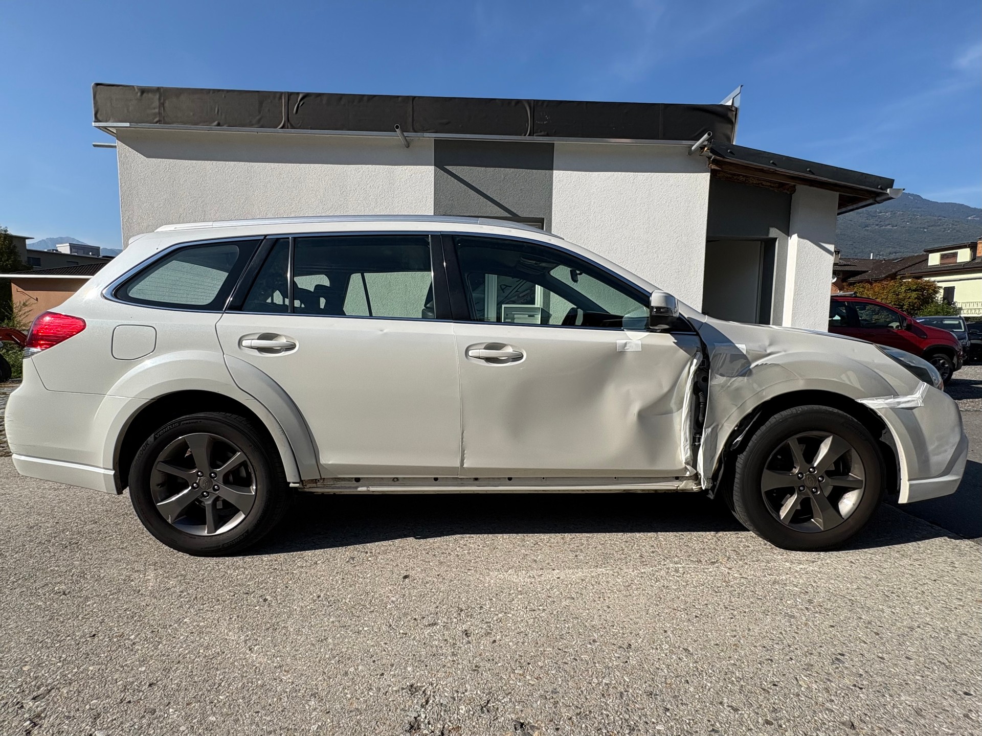 SUBARU Outback 2.0D Swiss Classic AWD Lineartronic-image-5