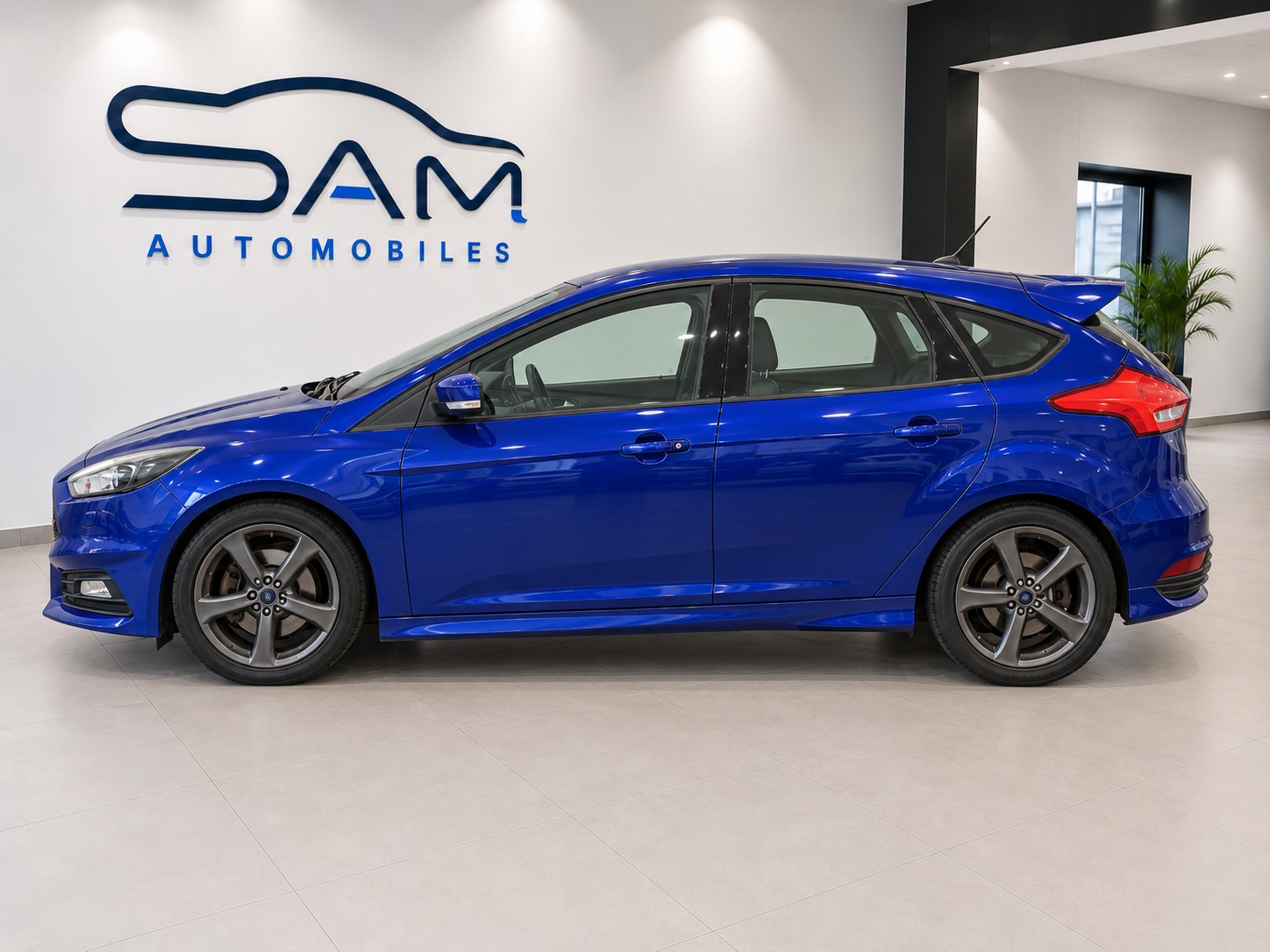 FORD Focus 2.0 SCTi ST2-image-7