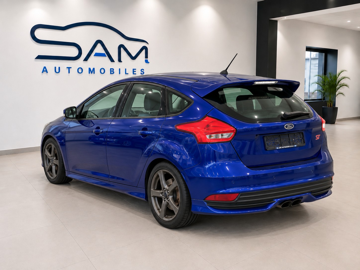 FORD Focus 2.0 SCTi ST2-image-6
