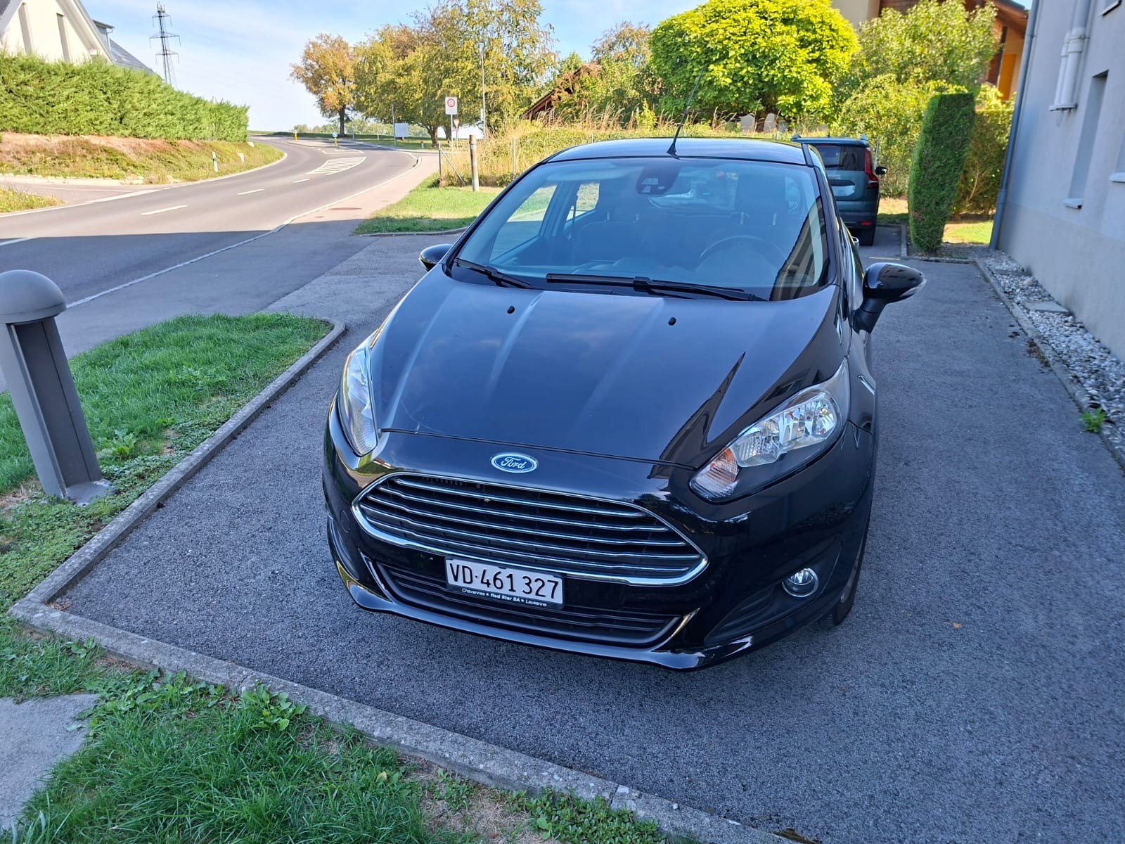 FORD 1.0 EcoB 100 Titanium-image-0