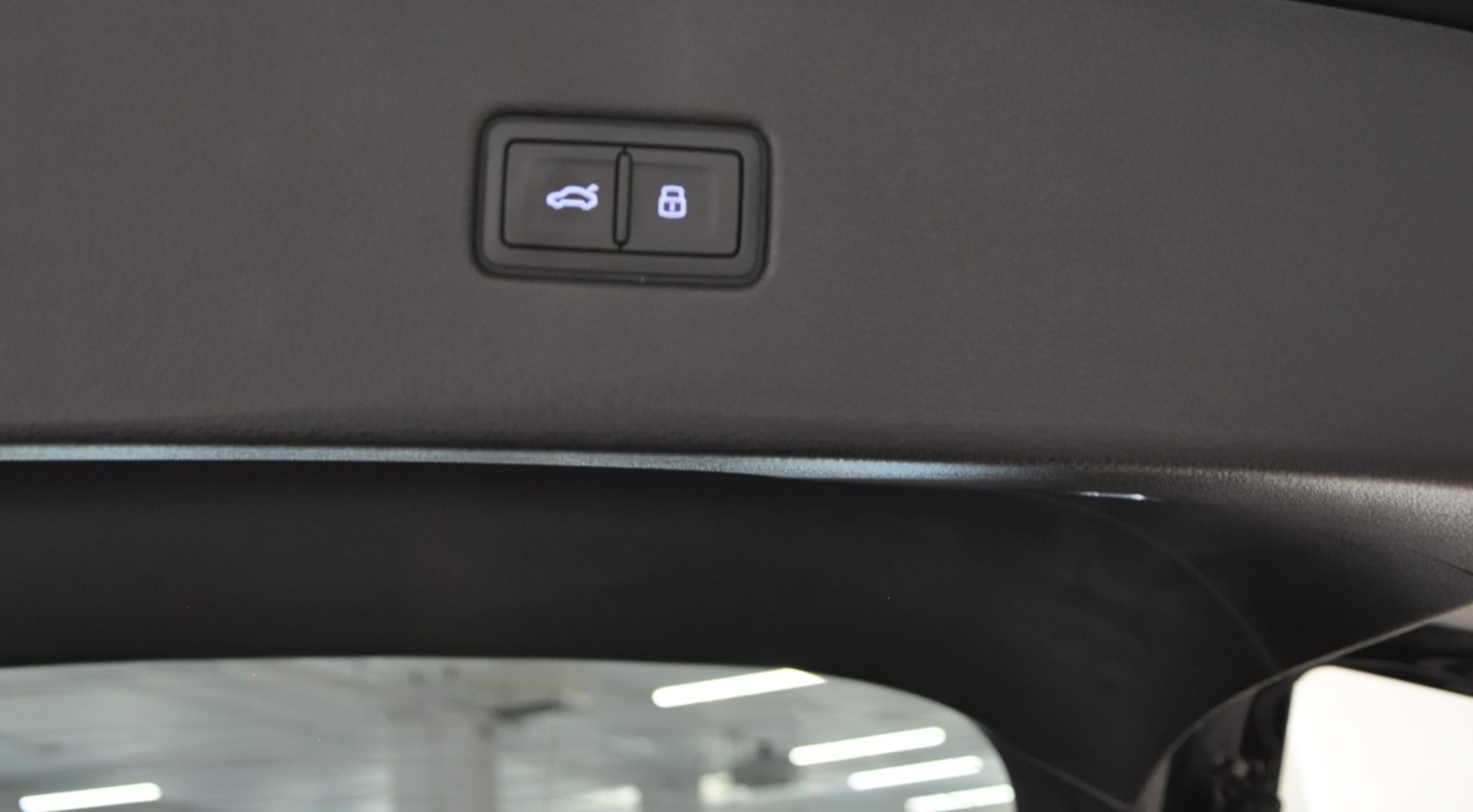 AUDI Q5 Sportback 40 TDI Blackedition quattro S-tronic-image-27