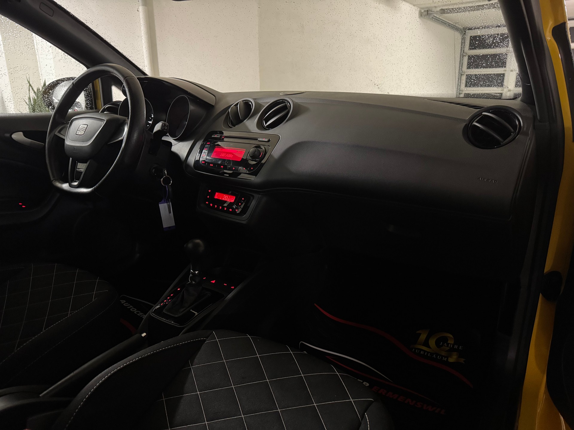 SEAT Ibiza SC 1.4 TSI Cupra DSG-image-11