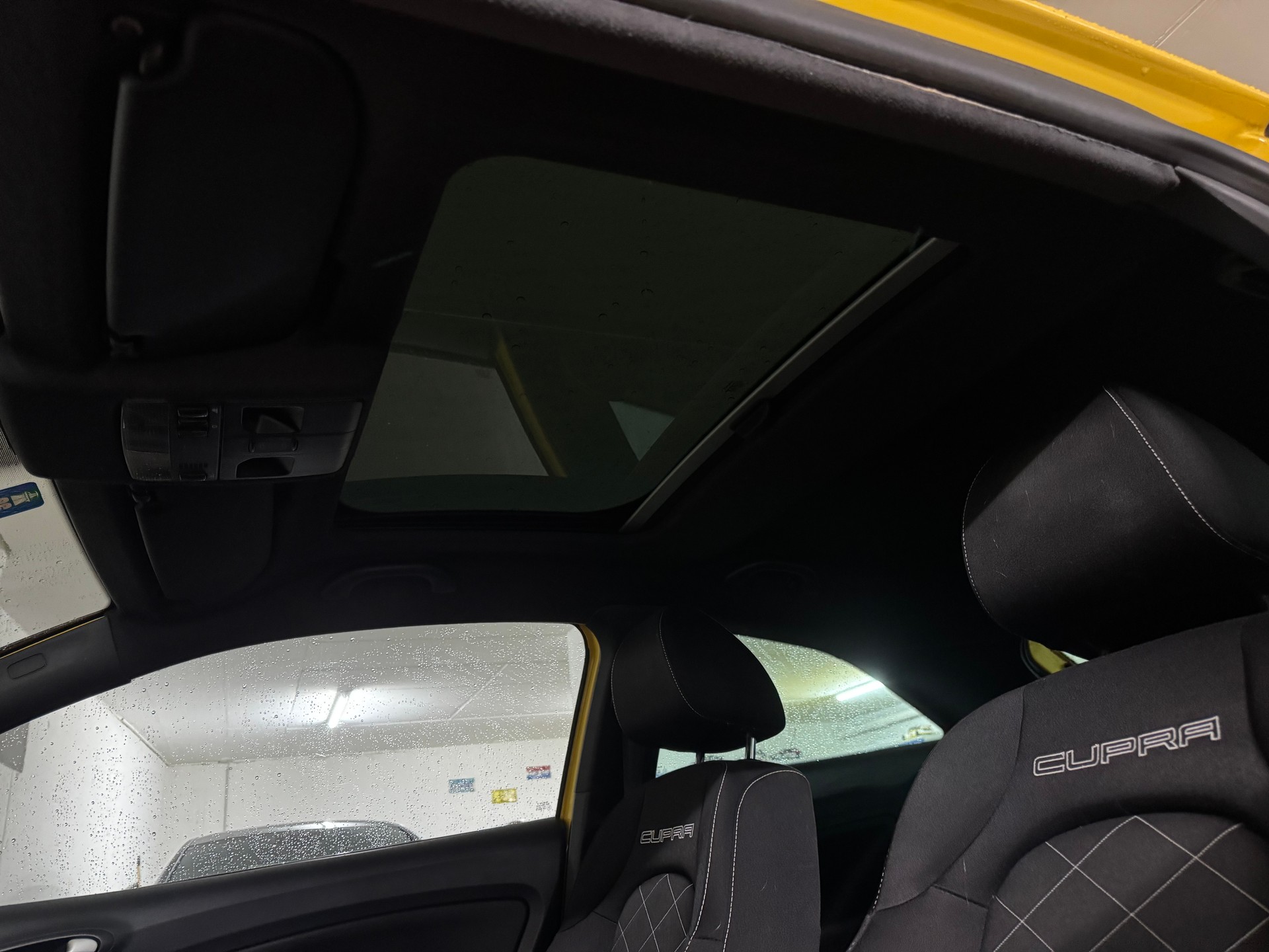 SEAT Ibiza SC 1.4 TSI Cupra DSG-image-12