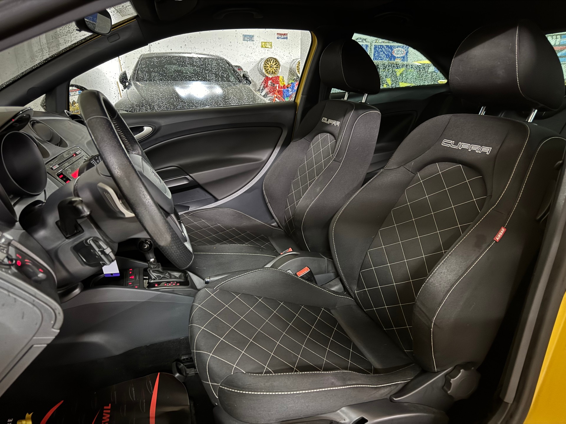 SEAT Ibiza SC 1.4 TSI Cupra DSG-image-10