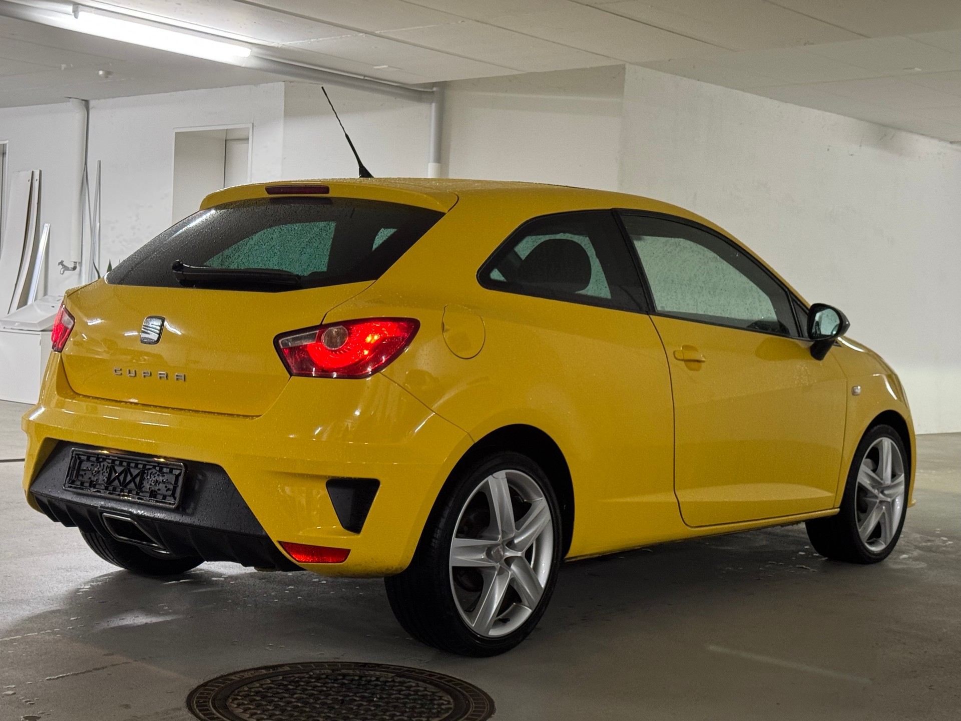 SEAT Ibiza SC 1.4 TSI Cupra DSG-image-6