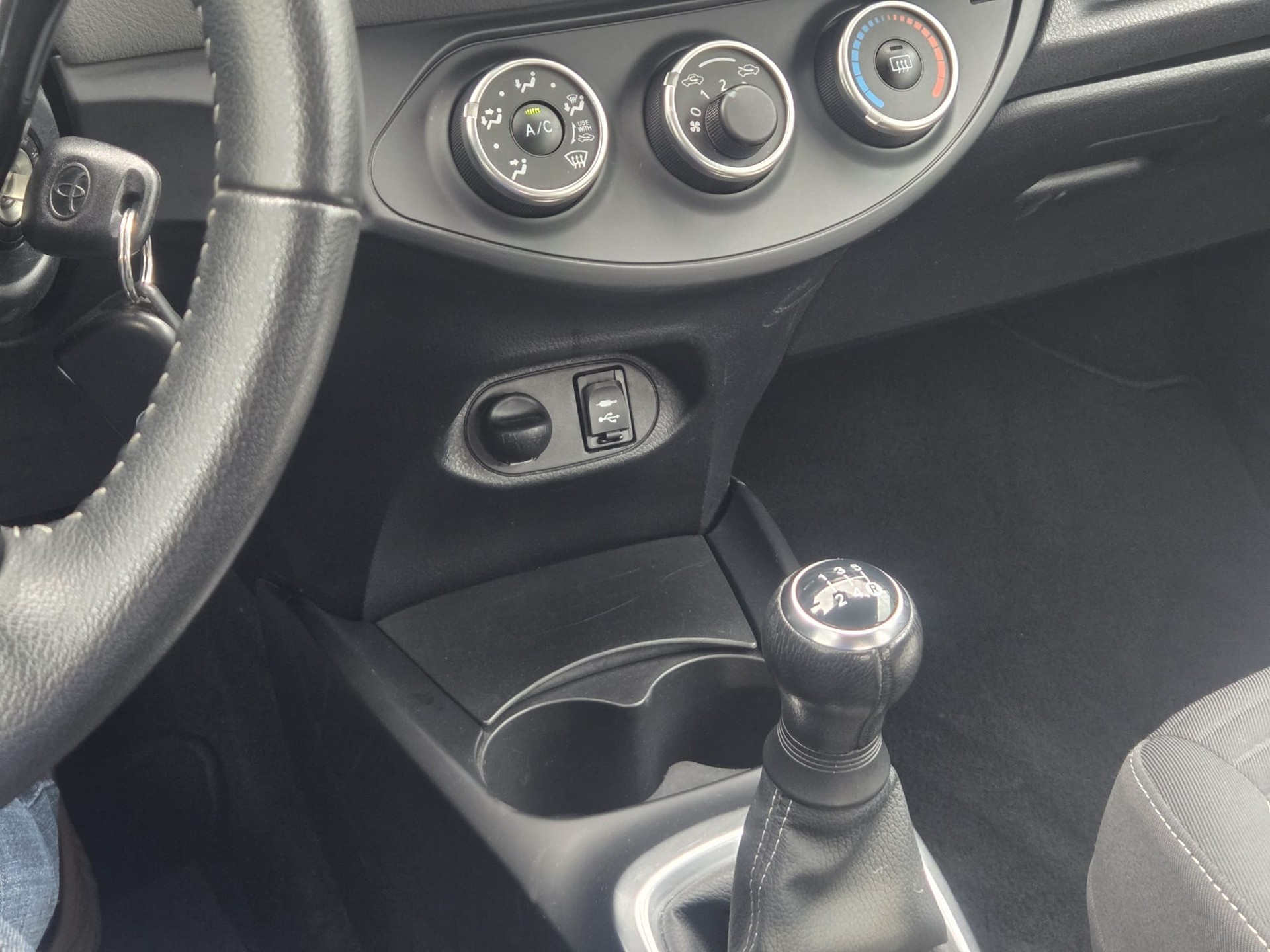 TOYOTA Yaris 1.0 Active ** Expertisée (MFK) ** Safety Sense-image-7