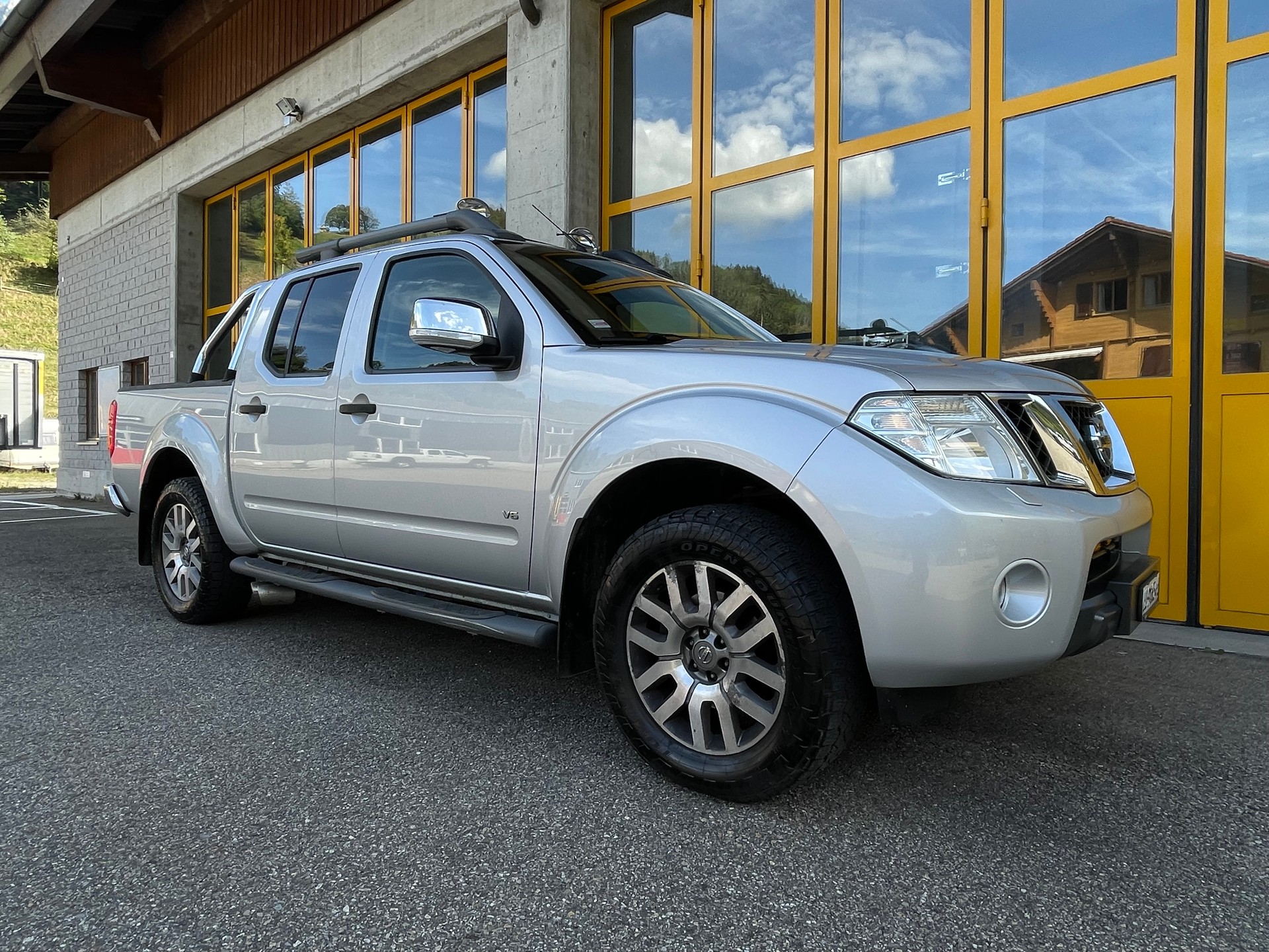 NISSAN Navara V6 Double Cab LE 3.0 dCi 4WD LB Automat-image-8