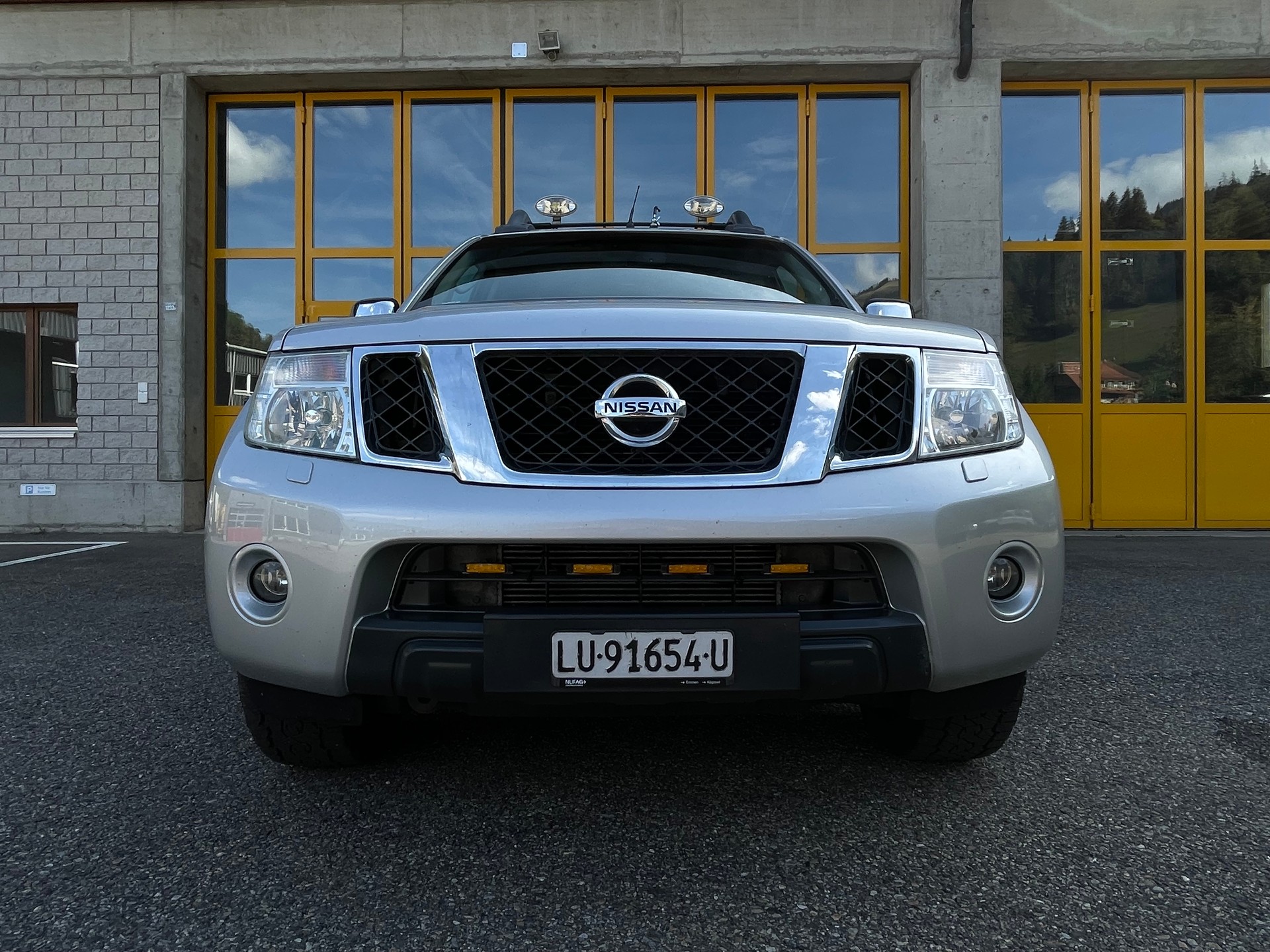 NISSAN Navara V6 Double Cab LE 3.0 dCi 4WD LB Automat-image-9