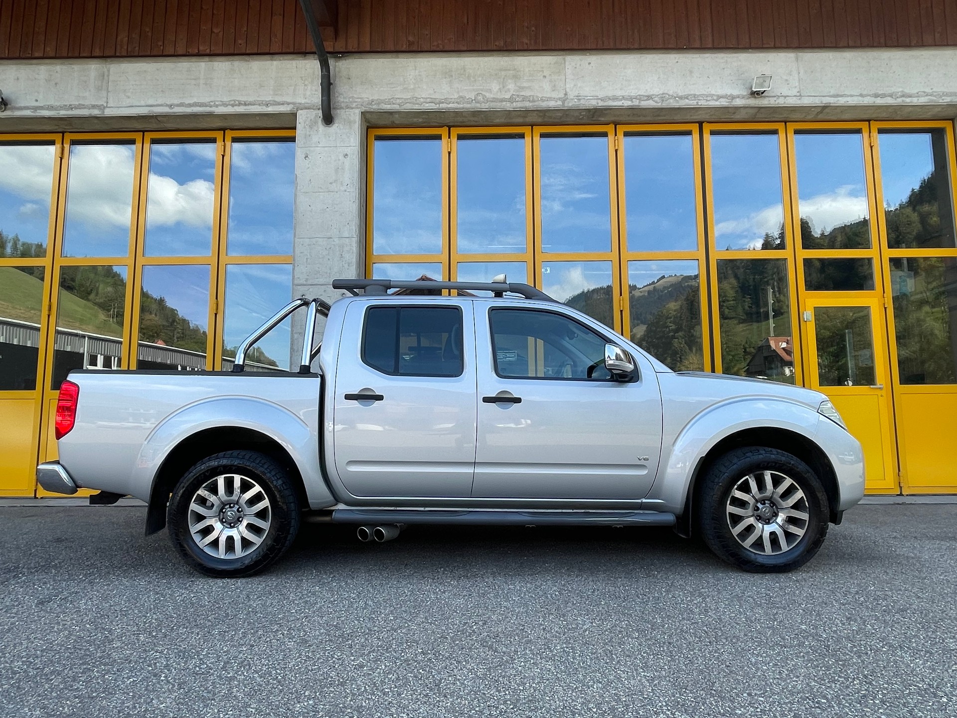 NISSAN Navara V6 Double Cab LE 3.0 dCi 4WD LB Automat-image-7