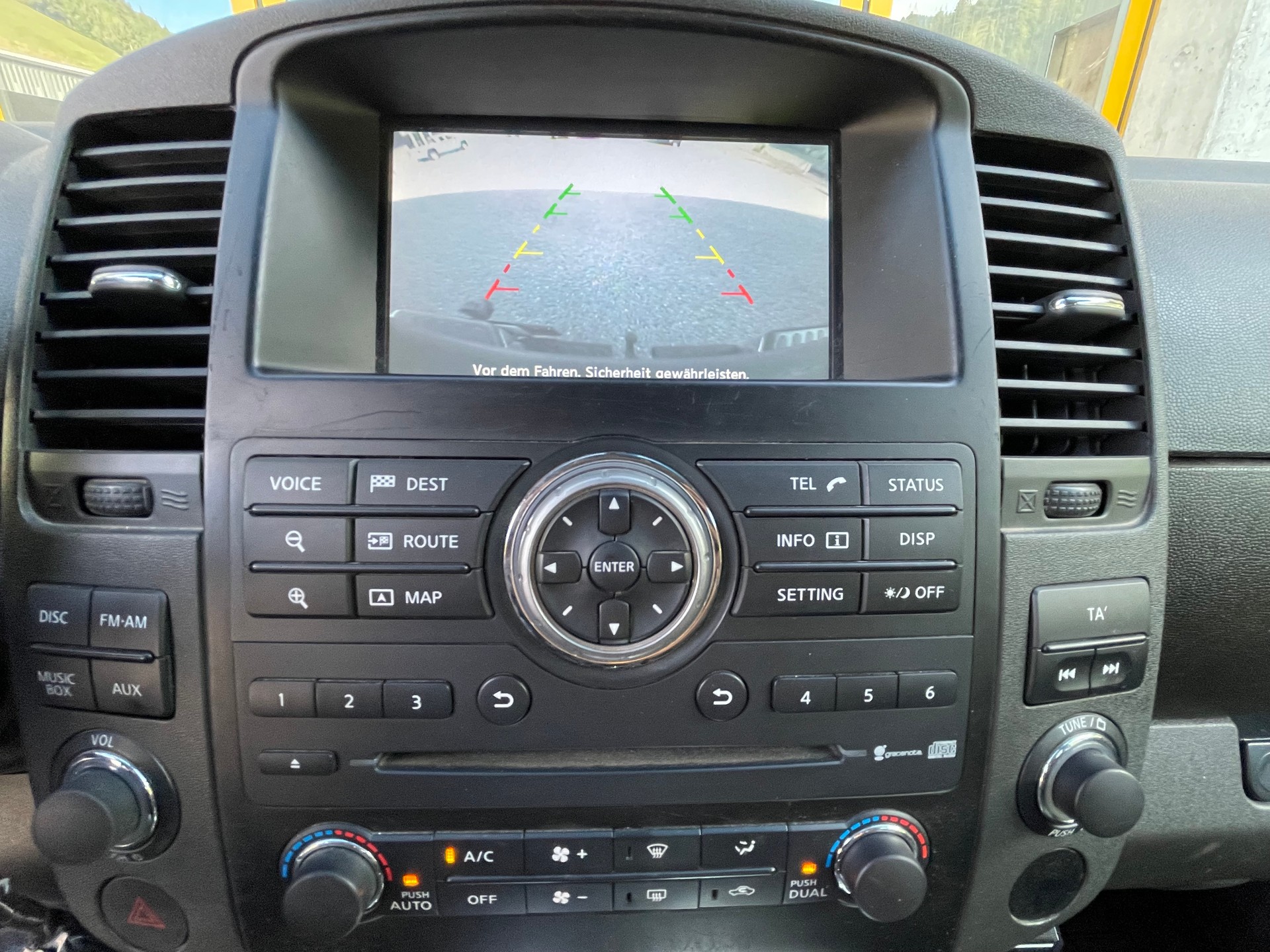 NISSAN Navara V6 Double Cab LE 3.0 dCi 4WD LB Automat-image-13