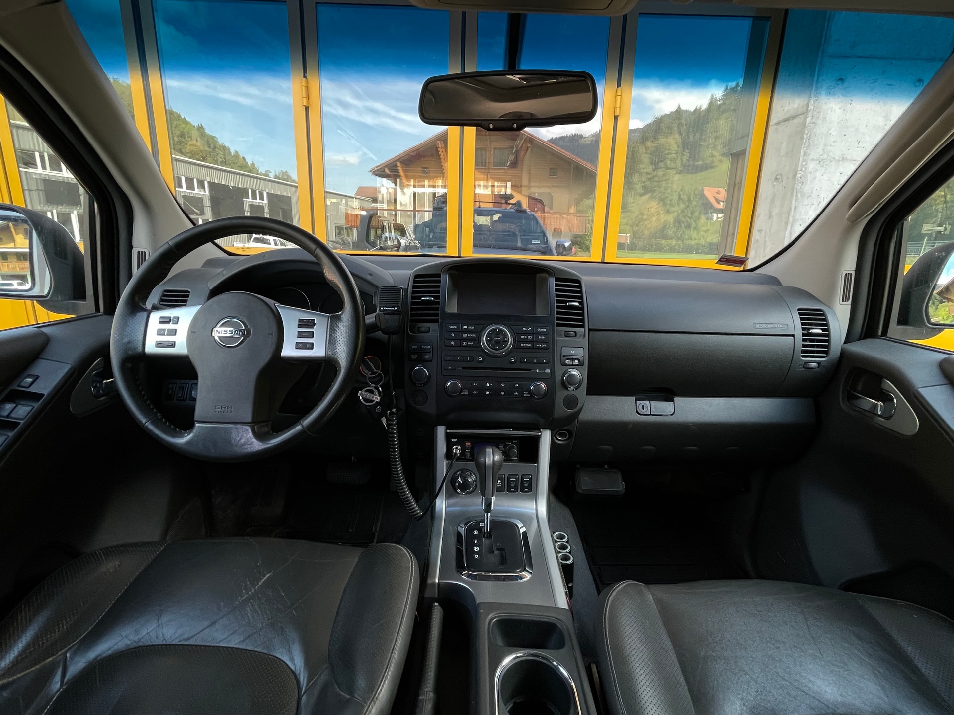 NISSAN Navara V6 Double Cab LE 3.0 dCi 4WD LB Automat-image-12