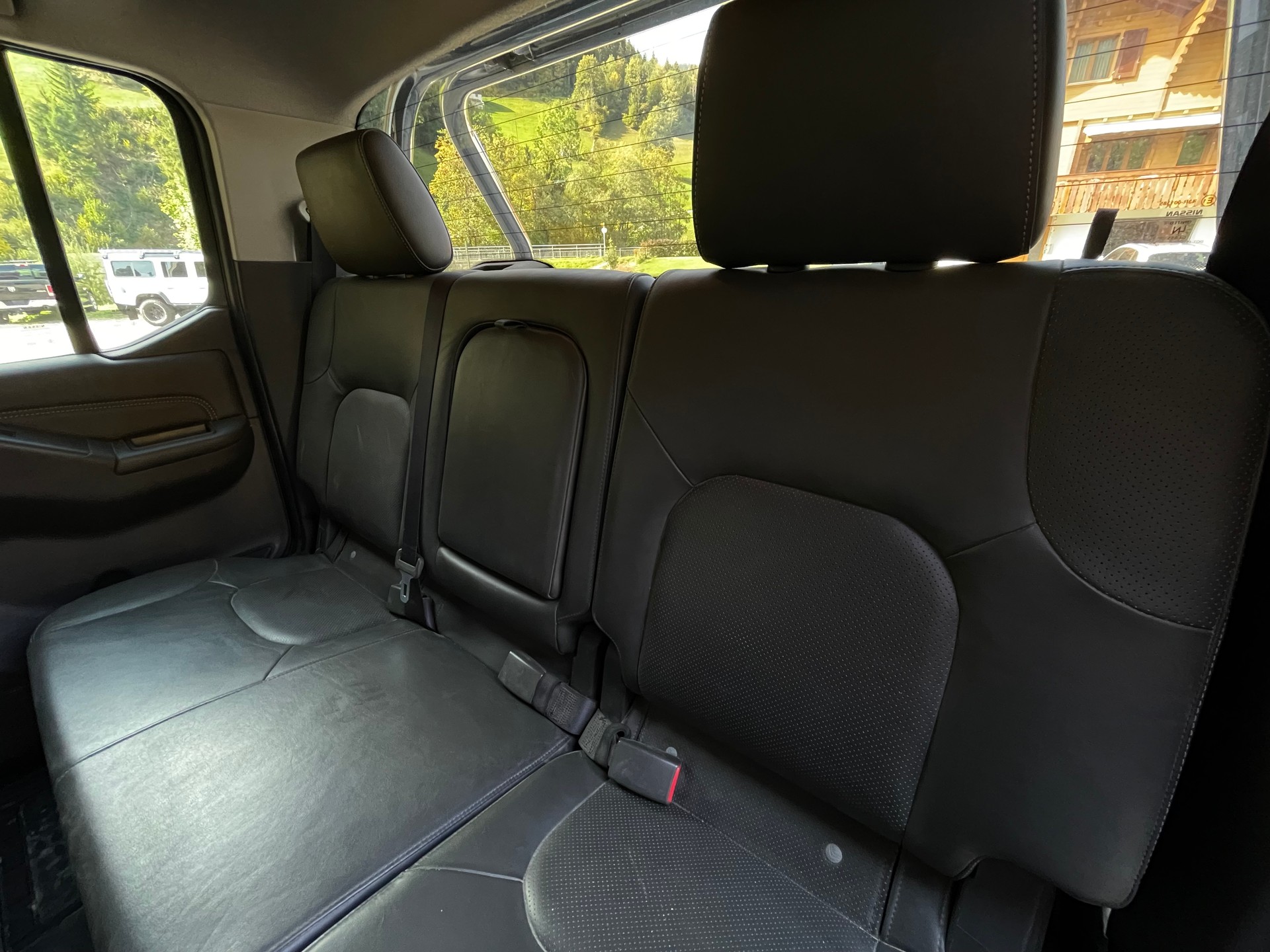 NISSAN Navara V6 Double Cab LE 3.0 dCi 4WD LB Automat-image-14