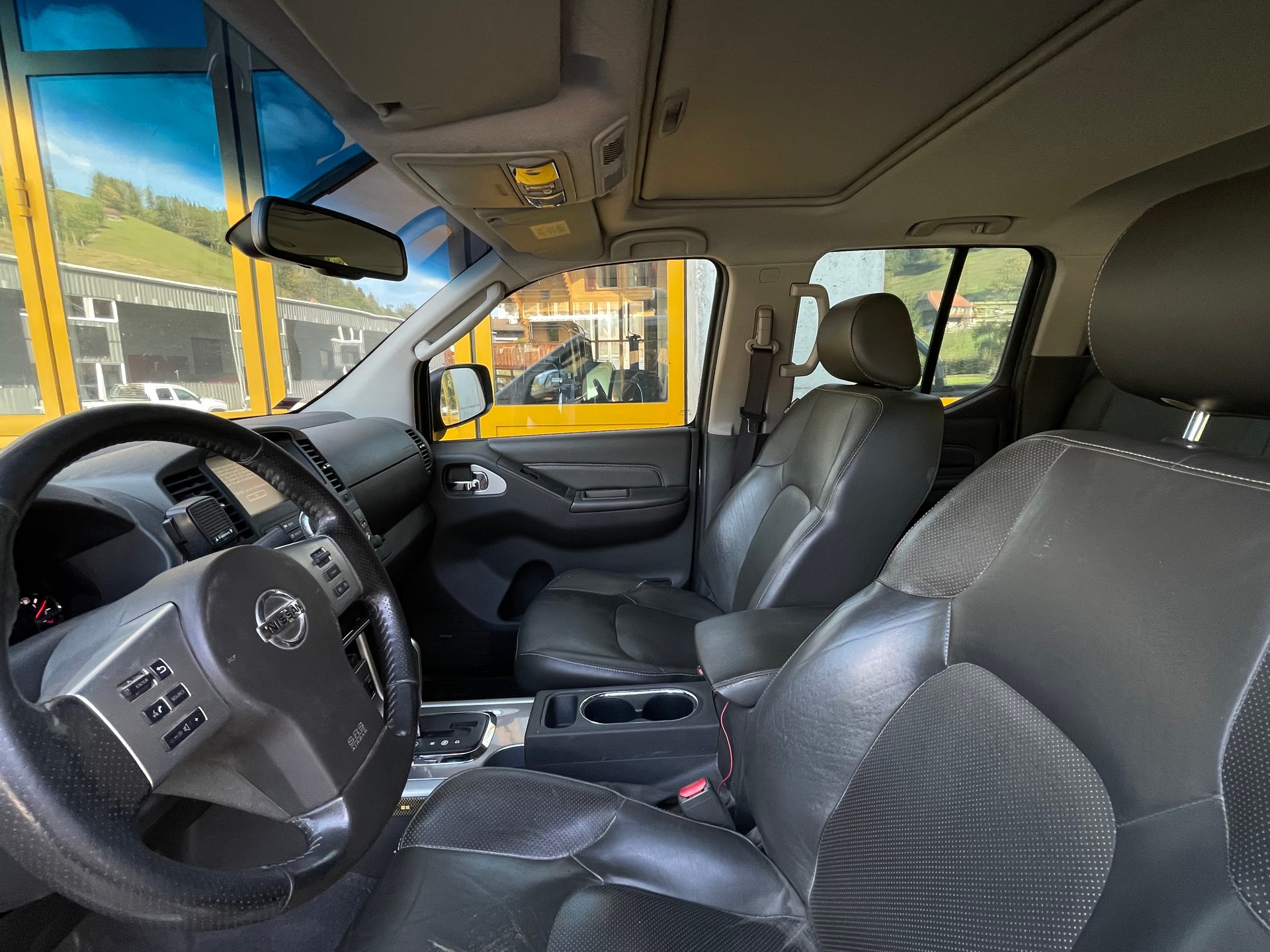 NISSAN Navara V6 Double Cab LE 3.0 dCi 4WD LB Automat-image-11