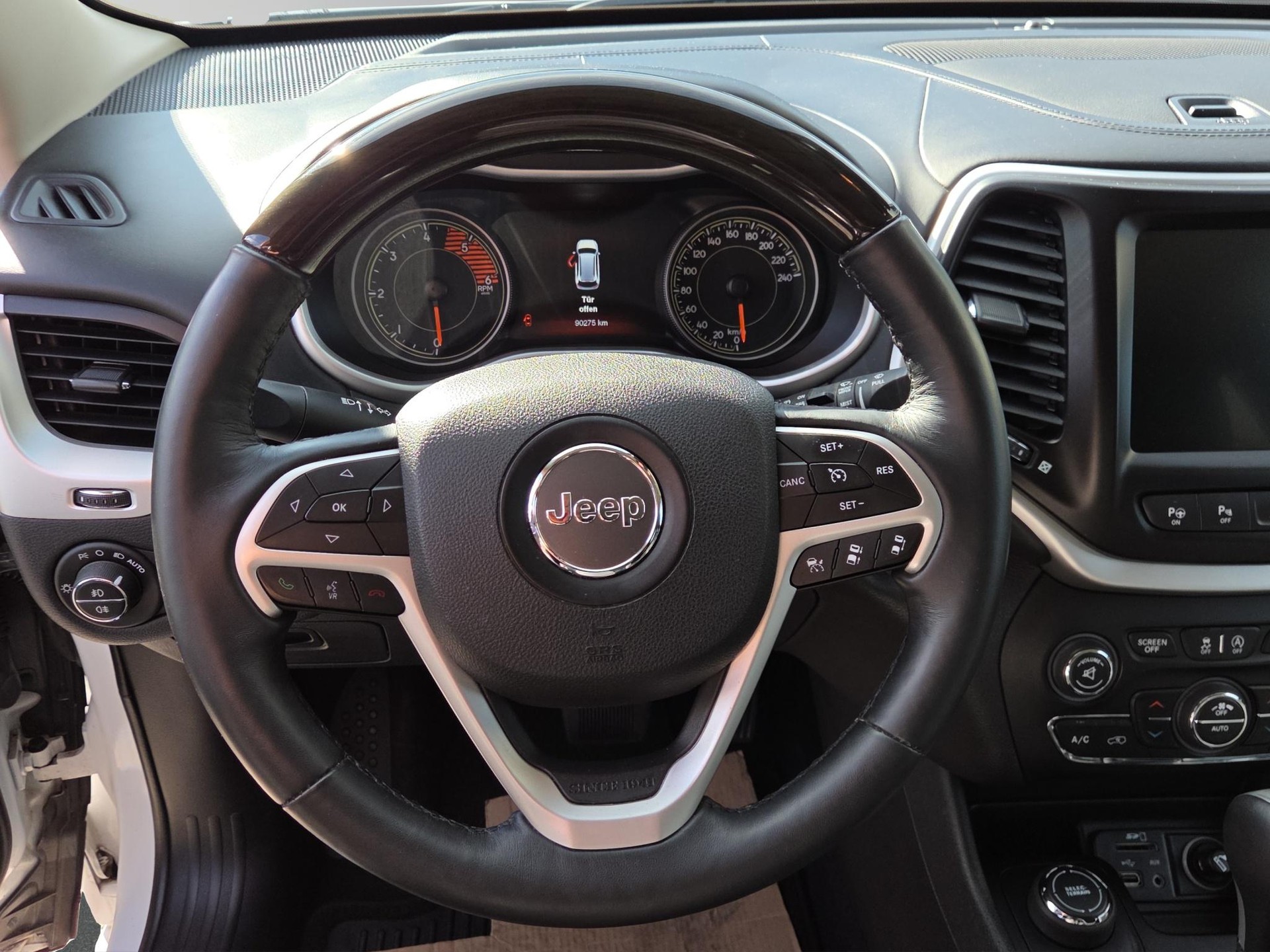 JEEP Cherokee 2.2 CRD 200 Overland AWD-image-9