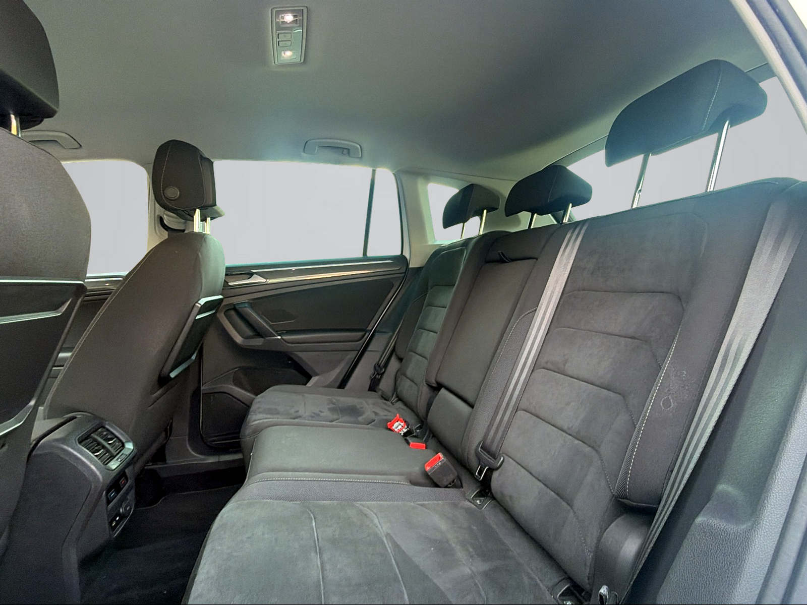 VW Tiguan 2.0TSI Highline 4Motion DSG-image-9