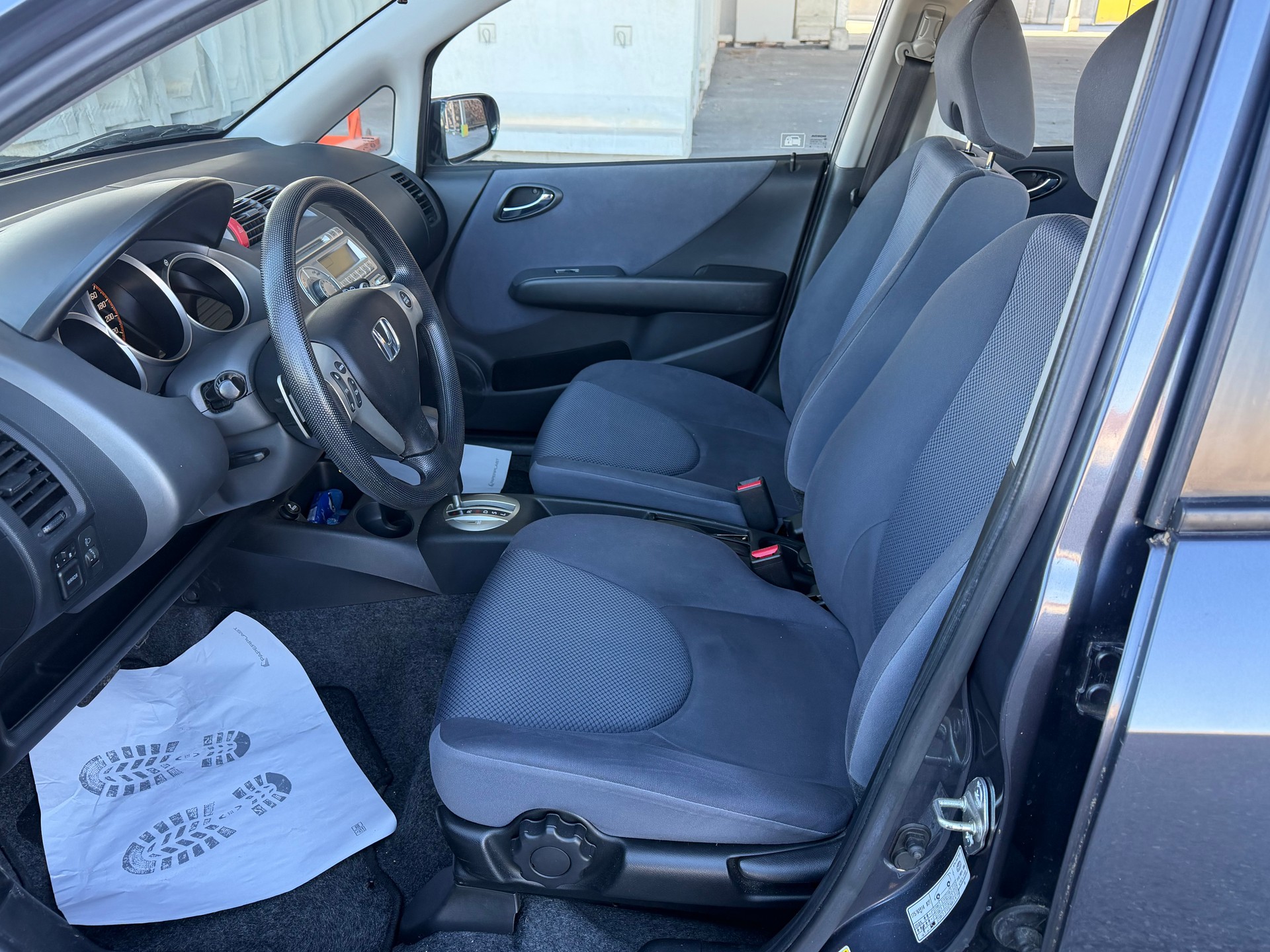 HONDA Jazz 1.4i LS Formula 1 CVT-image-9