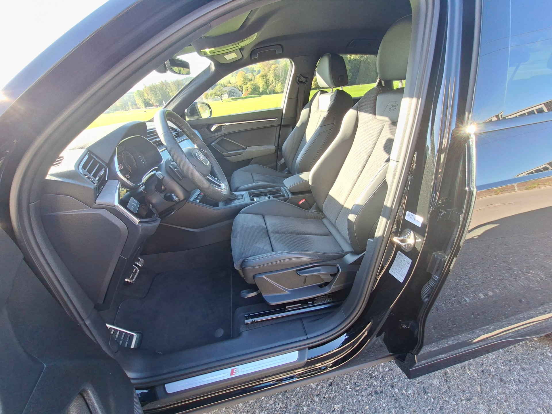 AUDI Q3 40 TDI S line quattro S-tronic *Anhängerkupplung+ASSP+*-image-8