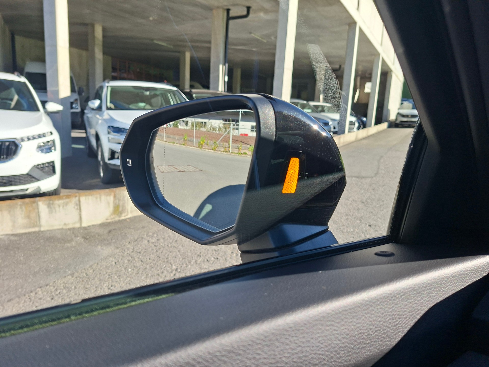 AUDI Q3 40 TDI S line quattro S-tronic *Anhängerkupplung+ASSP+*-image-17