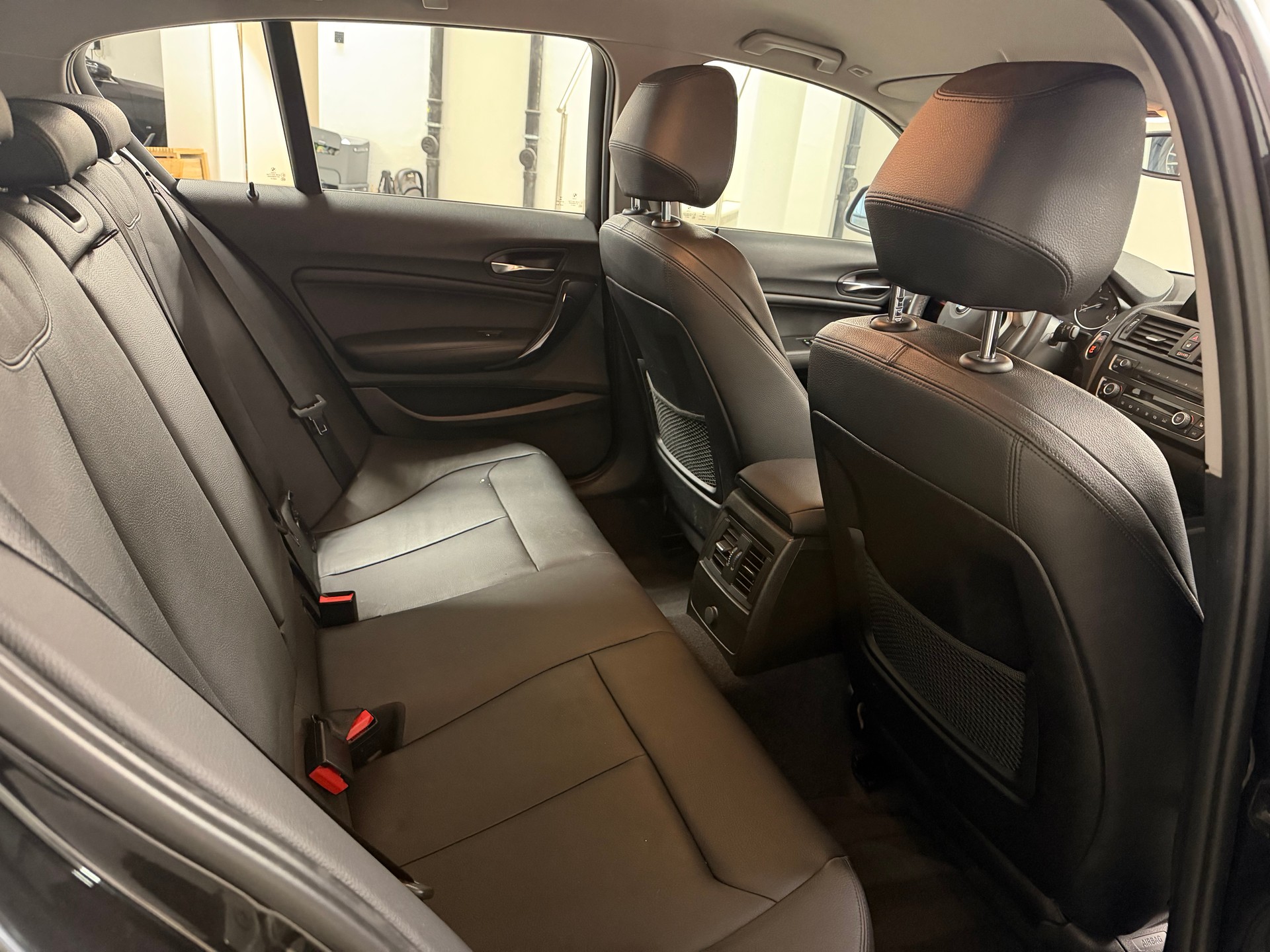 BMW 118d xDrive-image-3