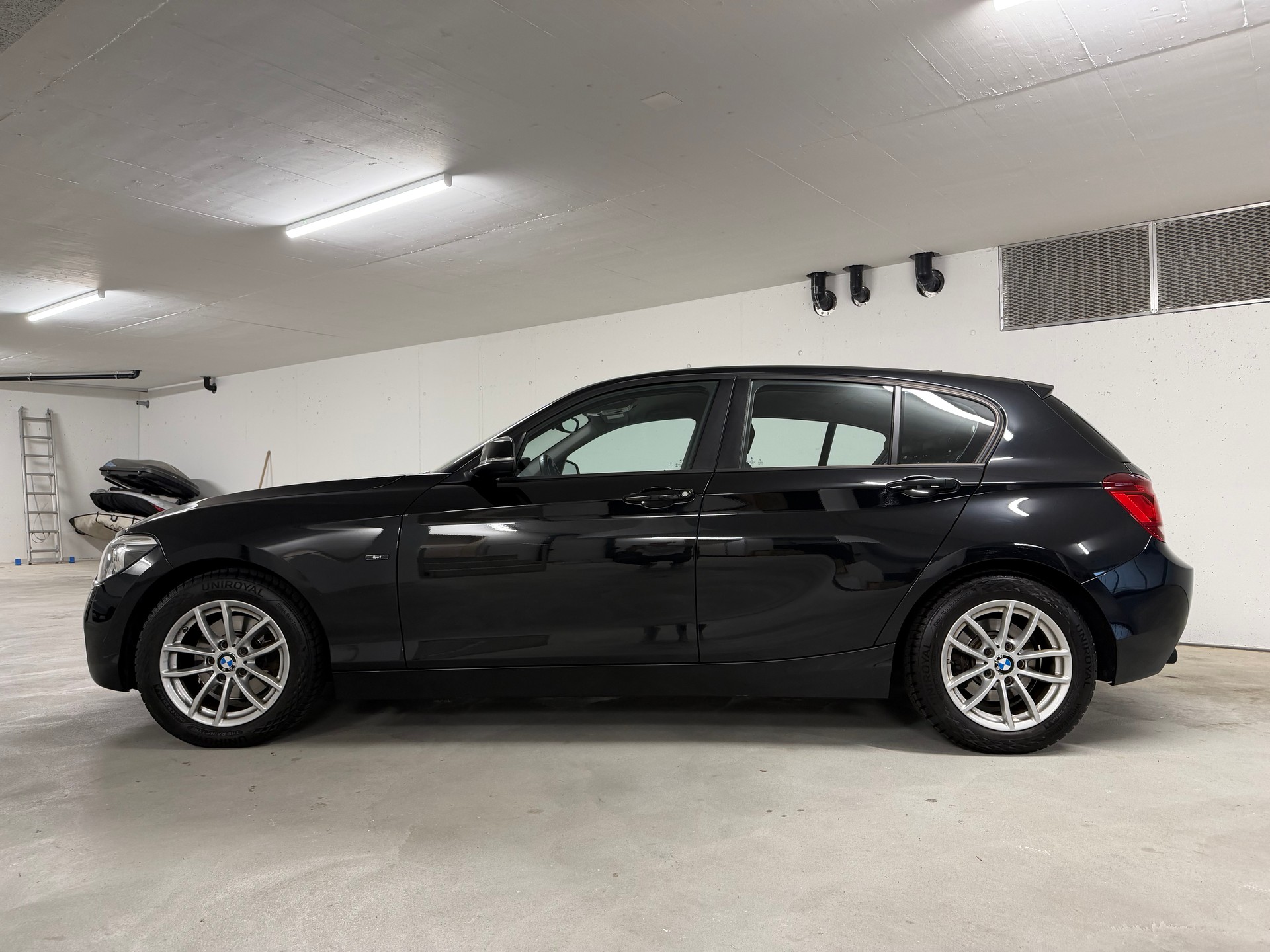 BMW 118d xDrive-image-1
