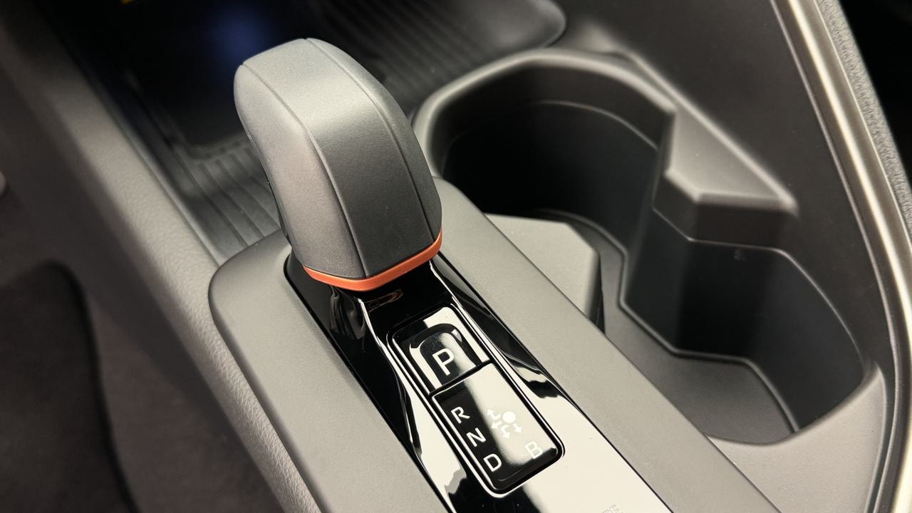 TOYOTA C-HR 2.0 PHEV CVT Style-image-10