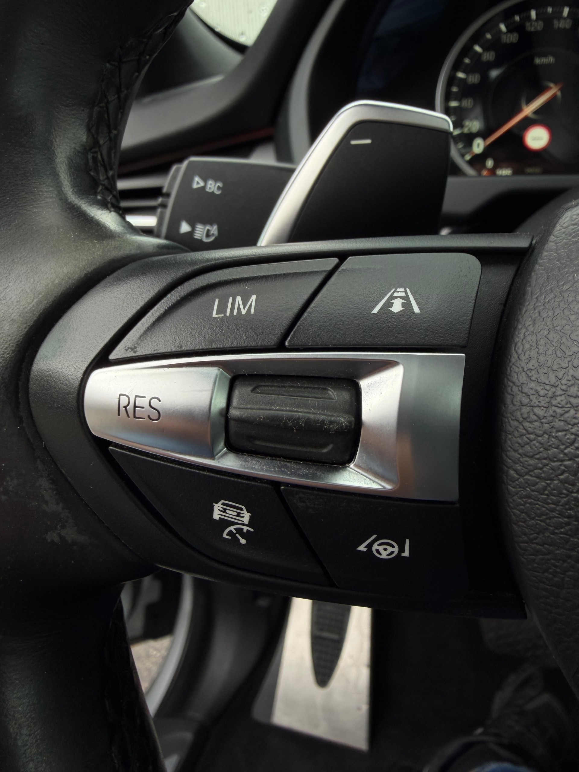 BMW X5 xDrive M50d Steptronic-image-17