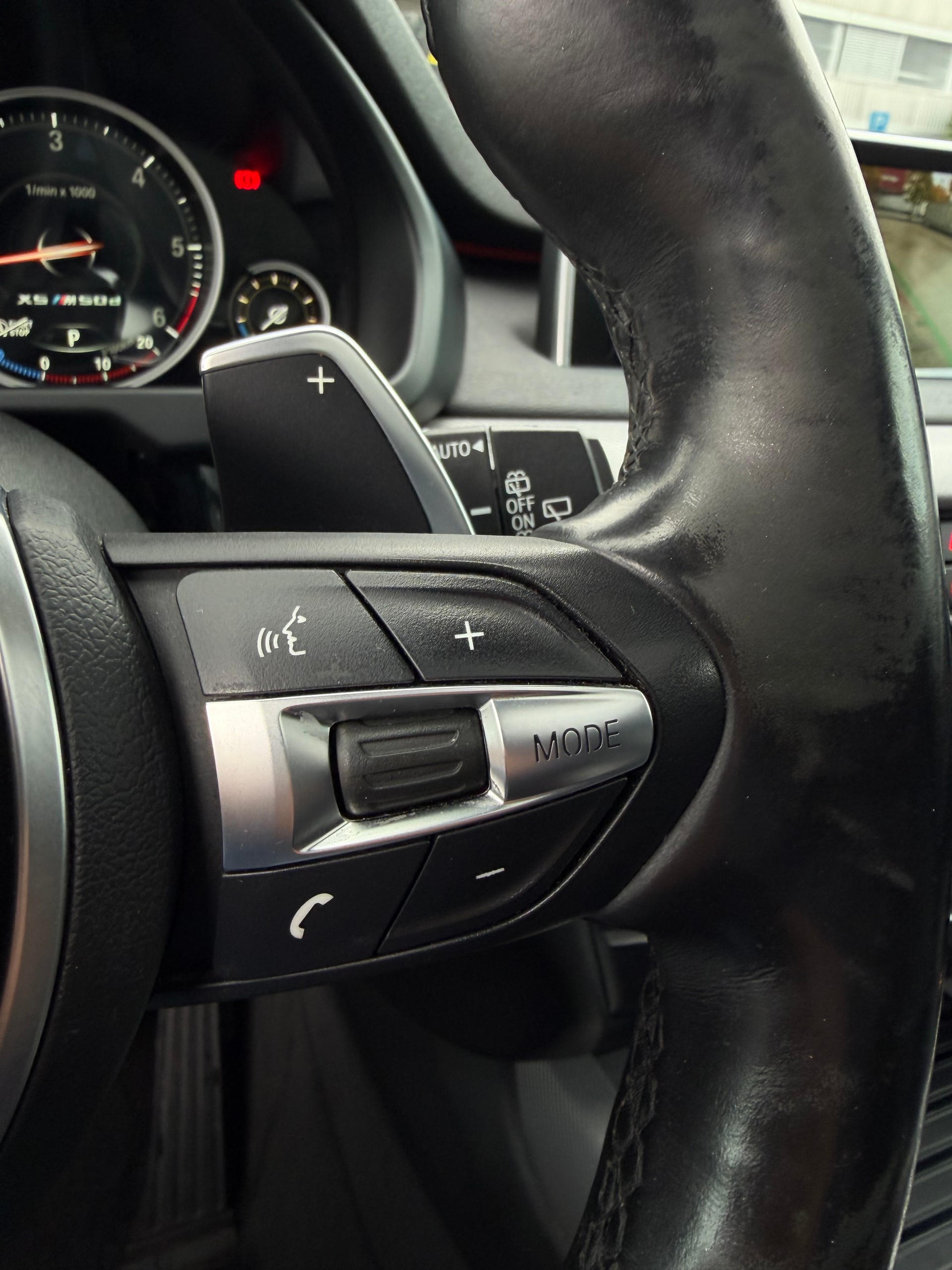 BMW X5 xDrive M50d Steptronic-image-18