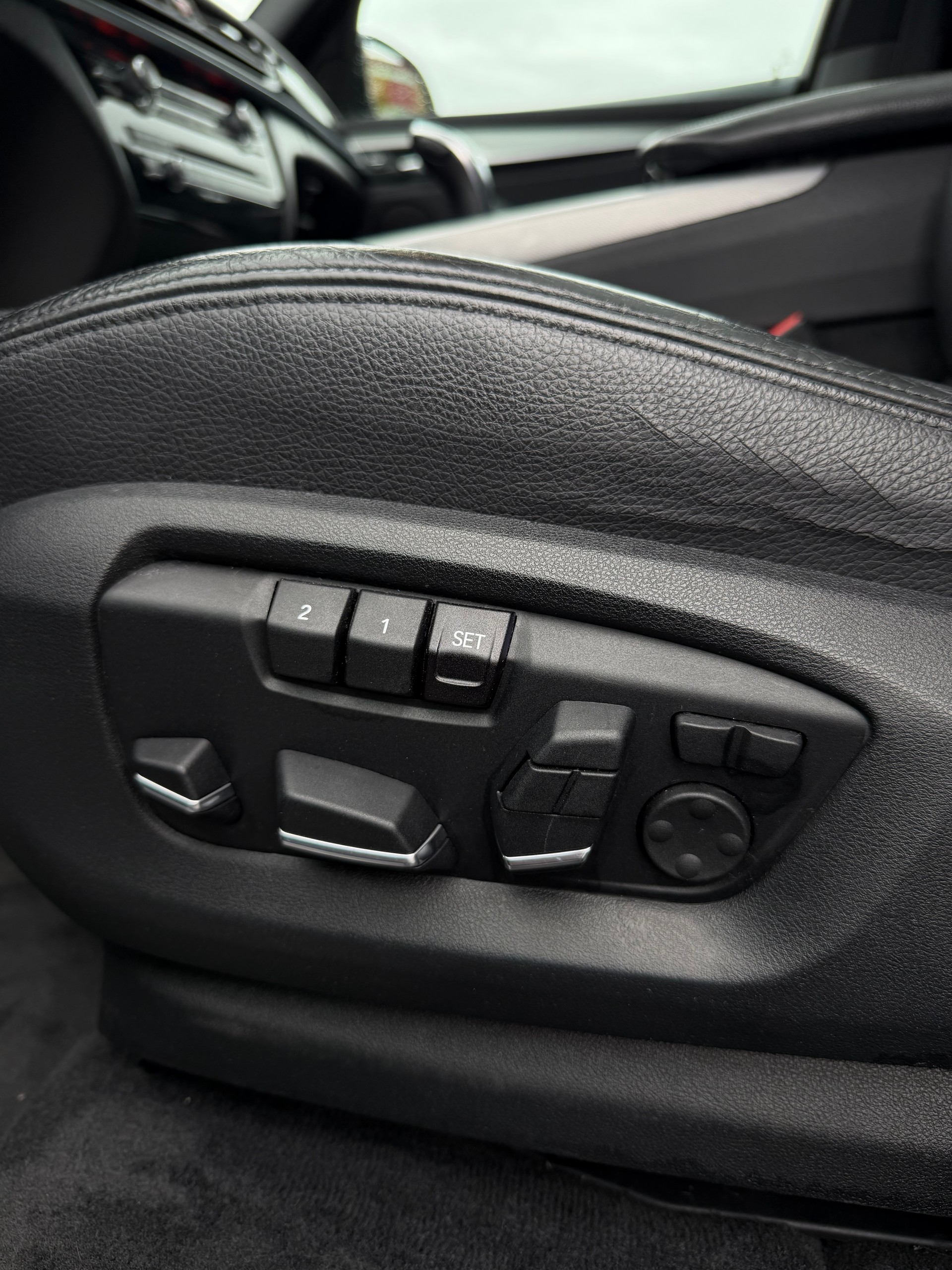 BMW X5 xDrive M50d Steptronic-image-19