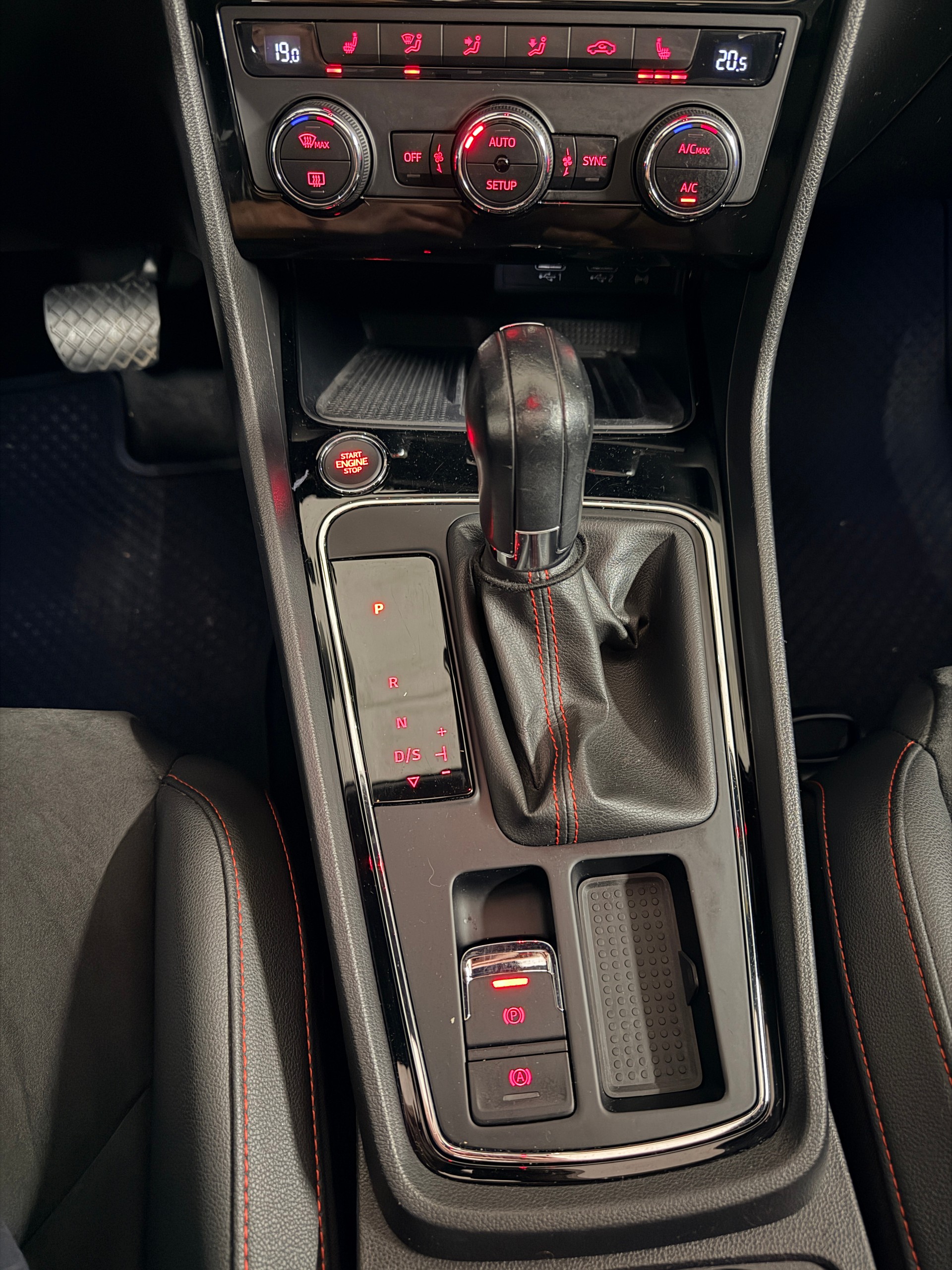 SEAT Leon ST 1.4 TSI ACT FR DSG-image-11
