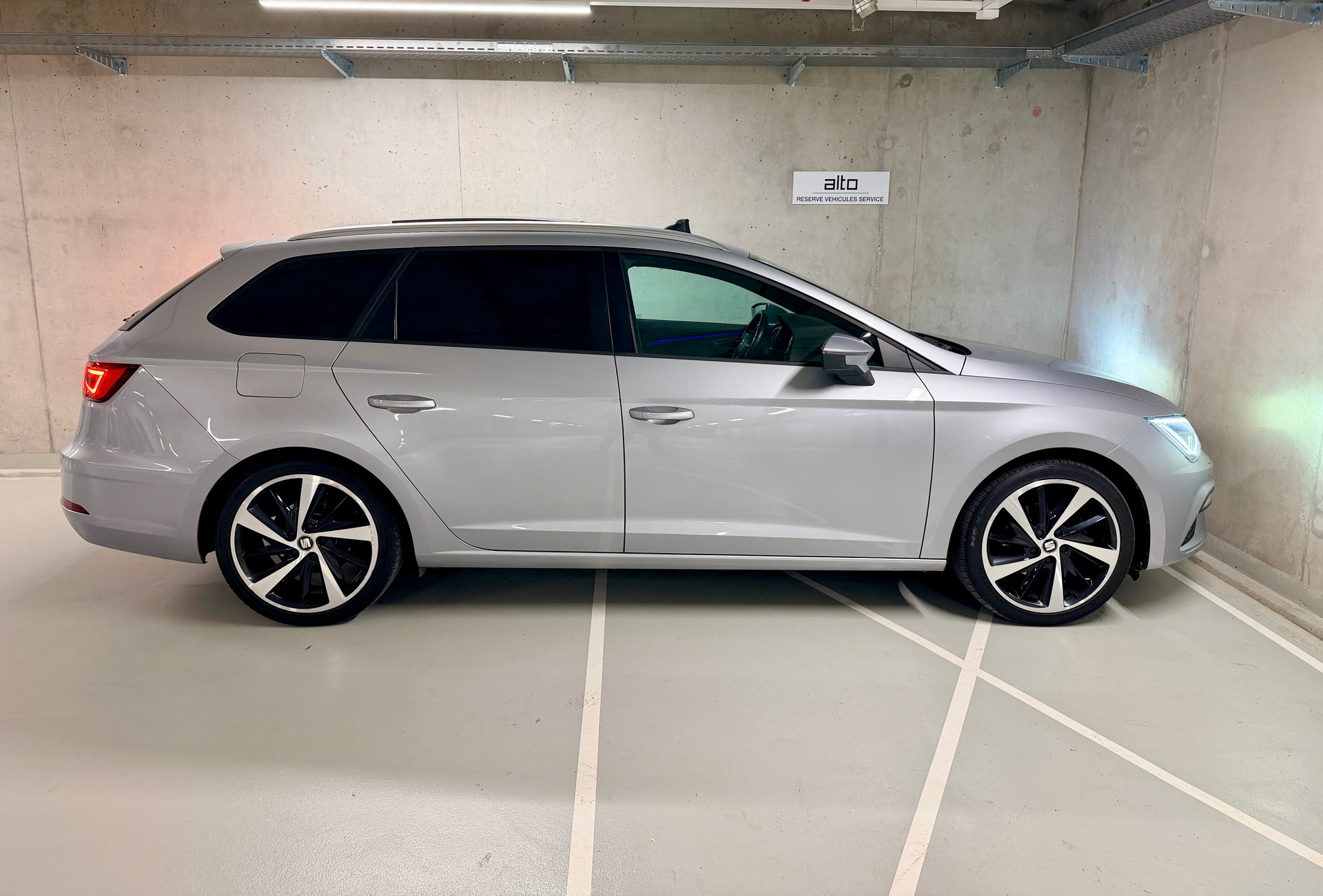 SEAT Leon ST 1.4 TSI ACT FR DSG-image-5