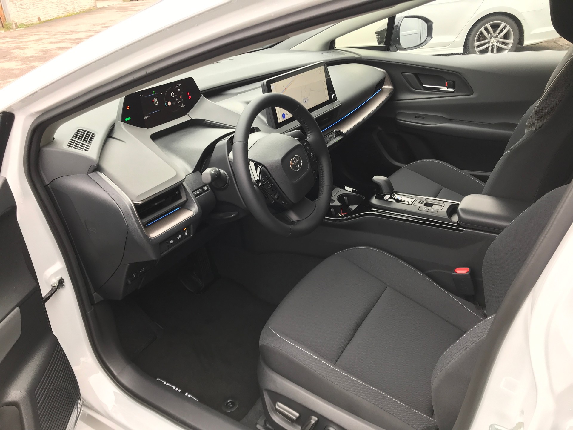 TOYOTA Prius 2.0 VVT-i Plug-in Hybrid Style-image-6