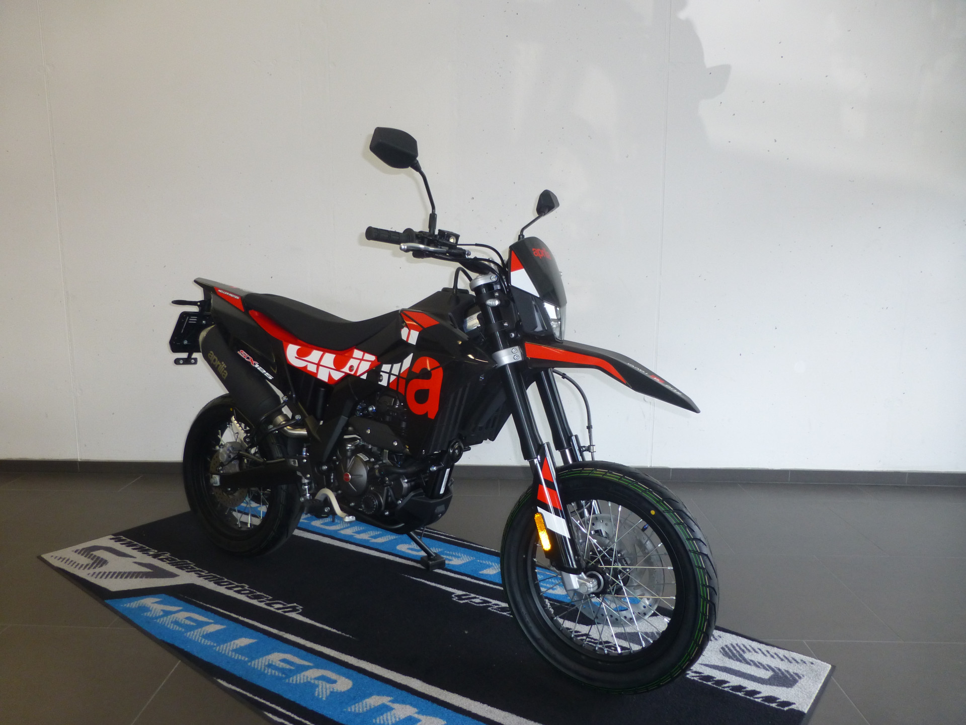 APRILIA SX 125 E5+-showroom-element-2