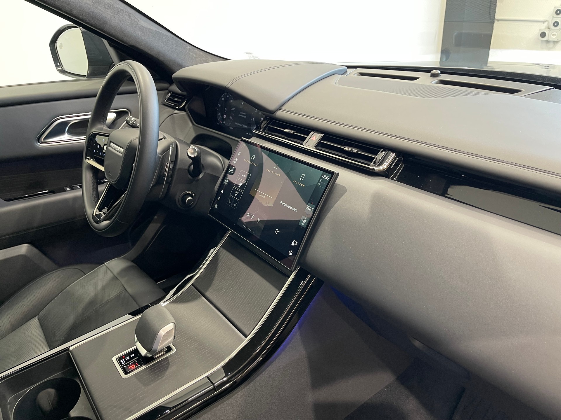 LAND ROVER Range Rover Velar Autobiography P 400 Automatic-image-13