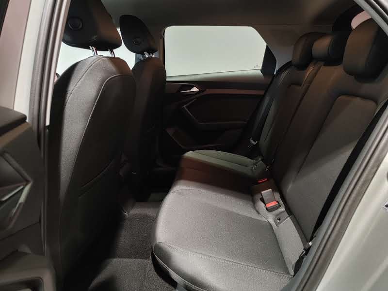 AUDI A1 Sportback 30 TFSI Attraction S-tronic-image-4