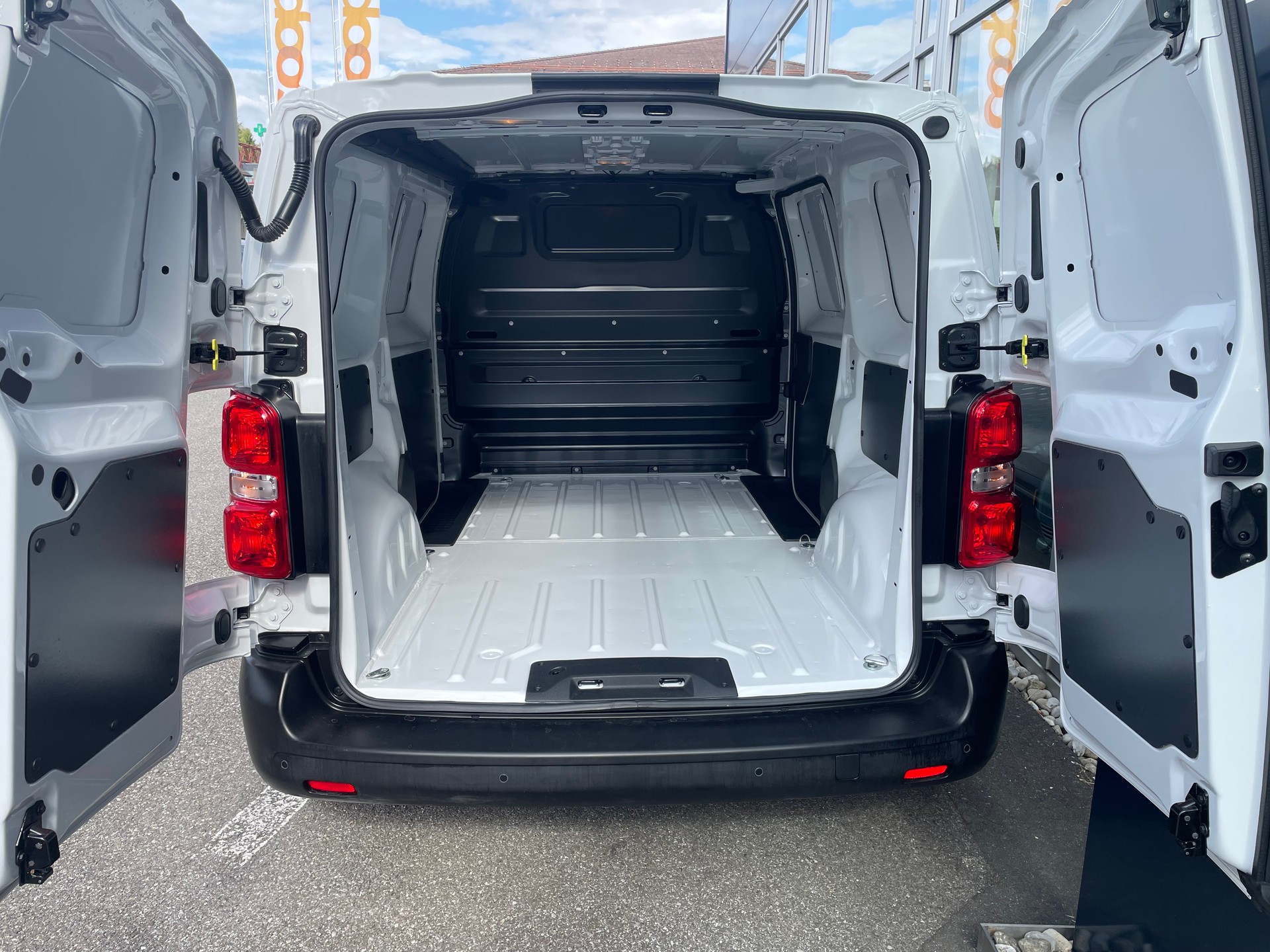 CITROEN e-Jumpy 75kWh-image-5