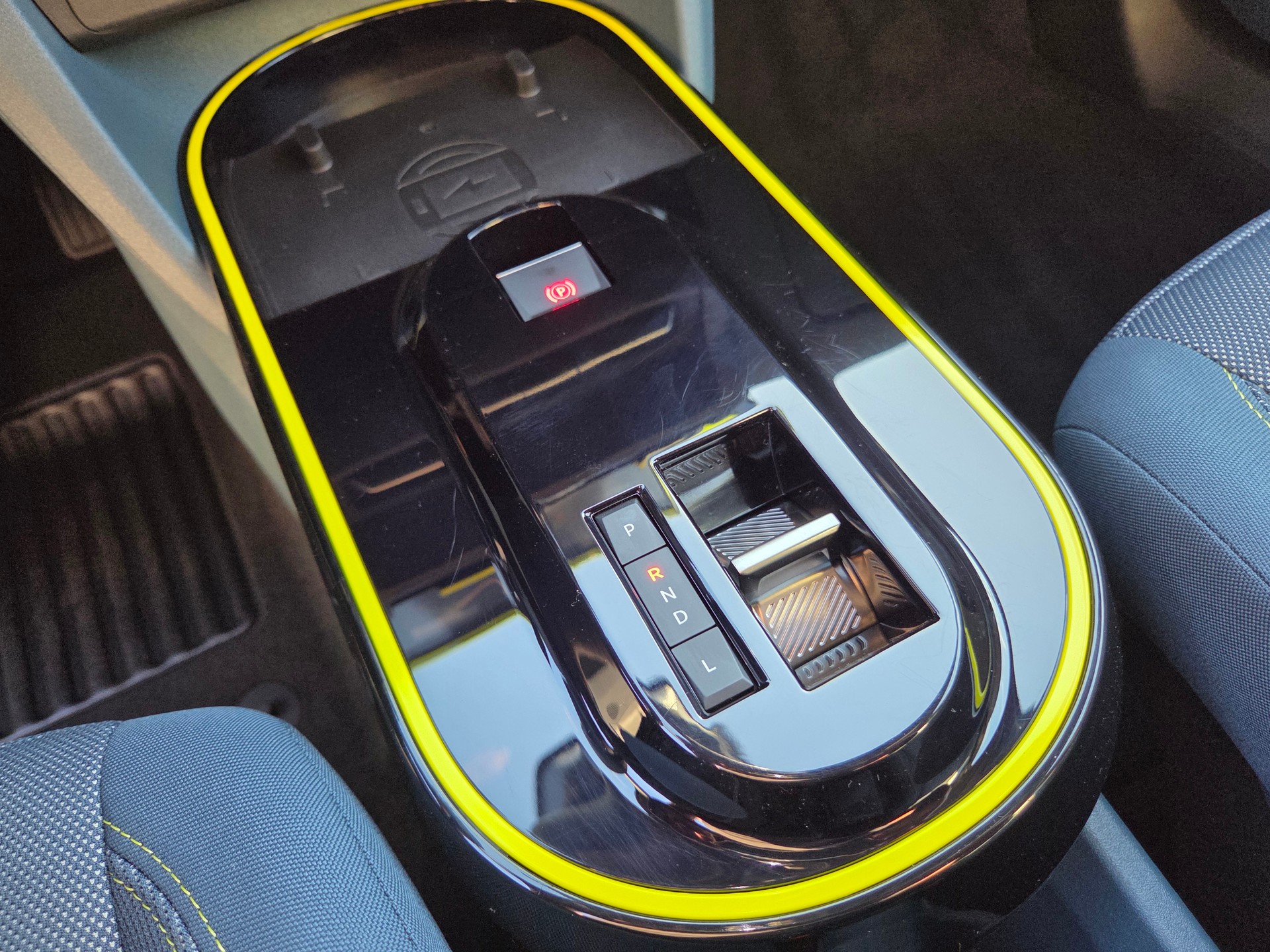 FIAT Grande Panda MHEV La Prima-image-19